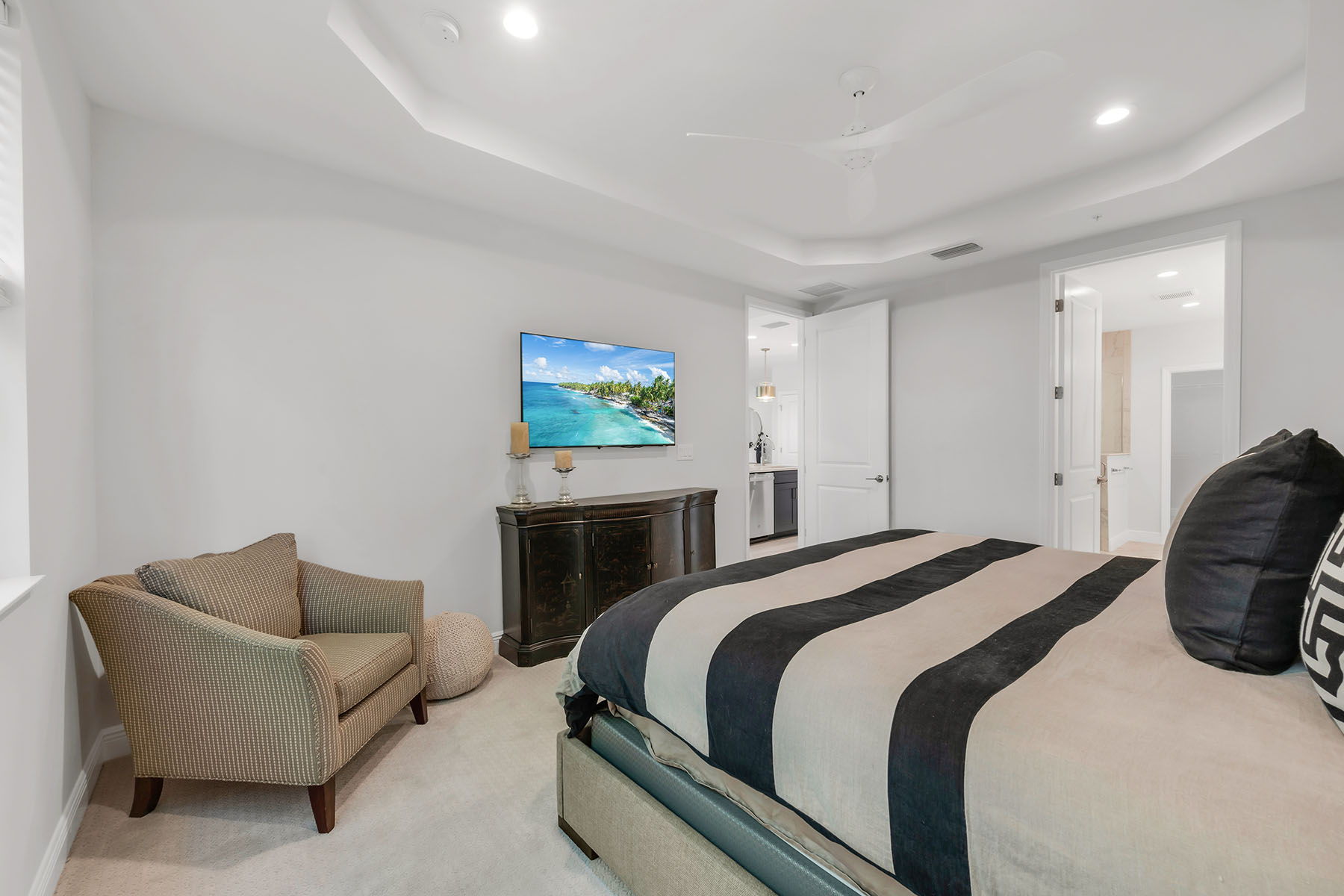 2560 Seychelles Drive , 1004