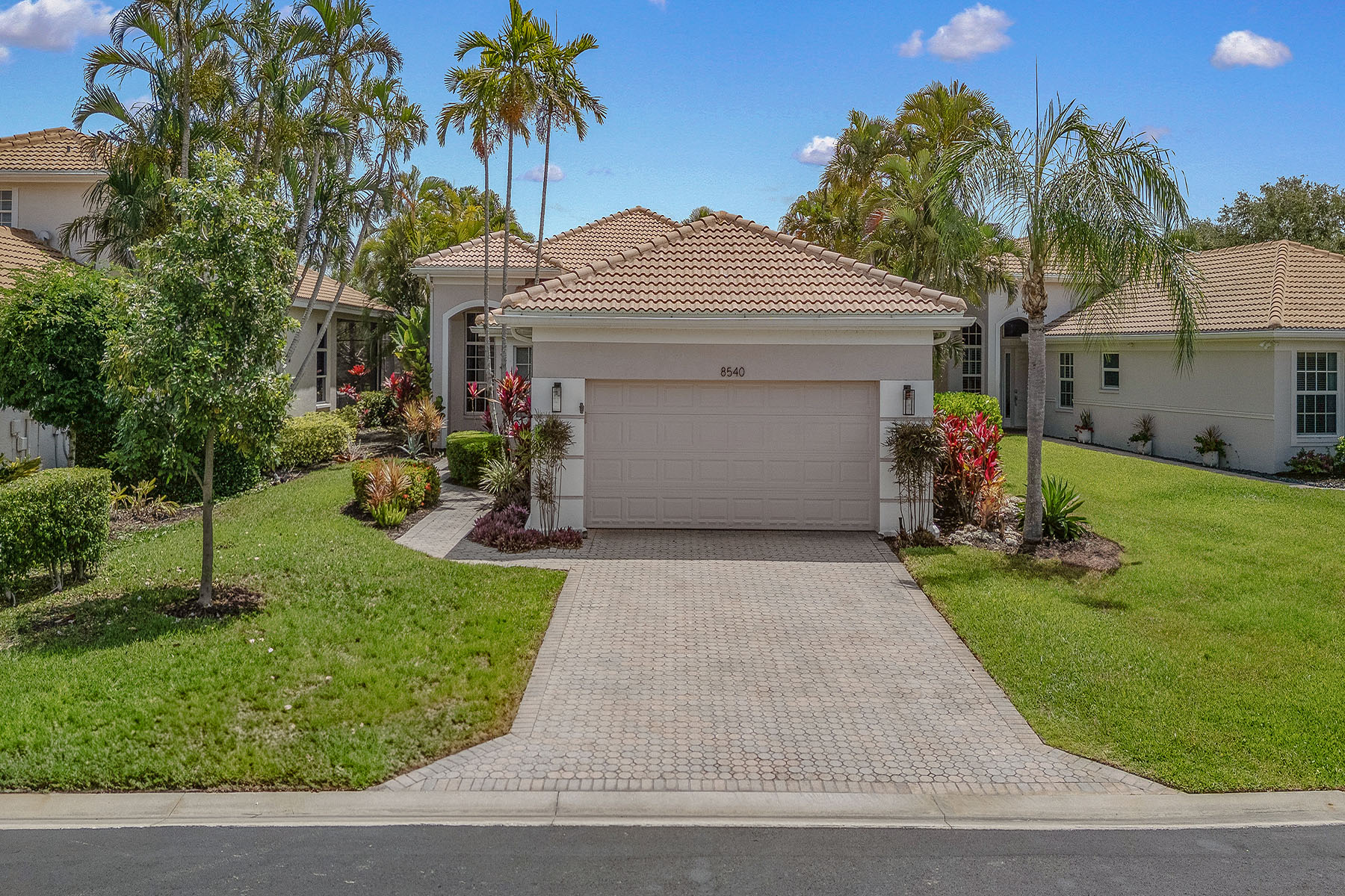 8540 Pepper Tree Way