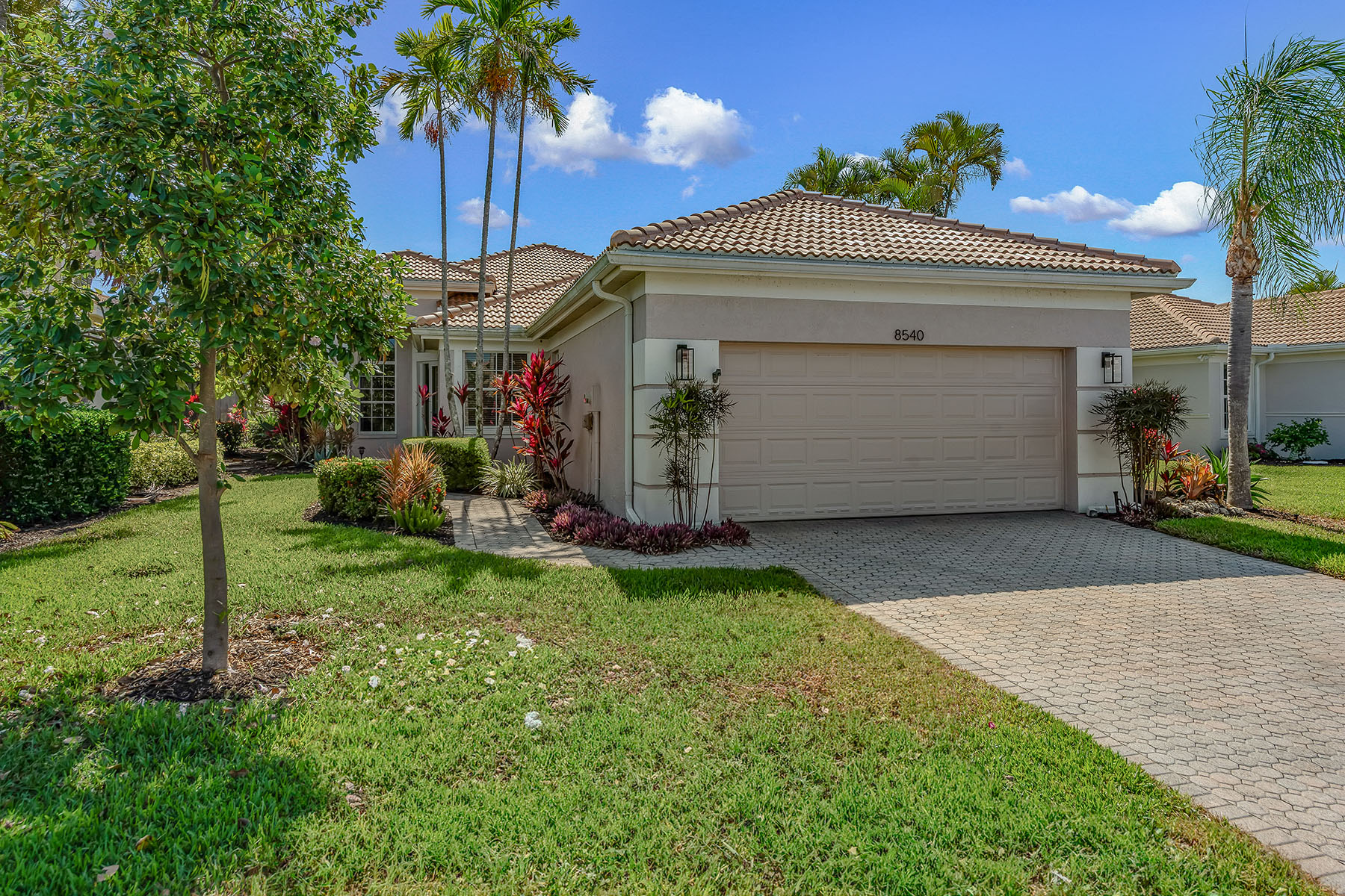 8540 Pepper Tree Way