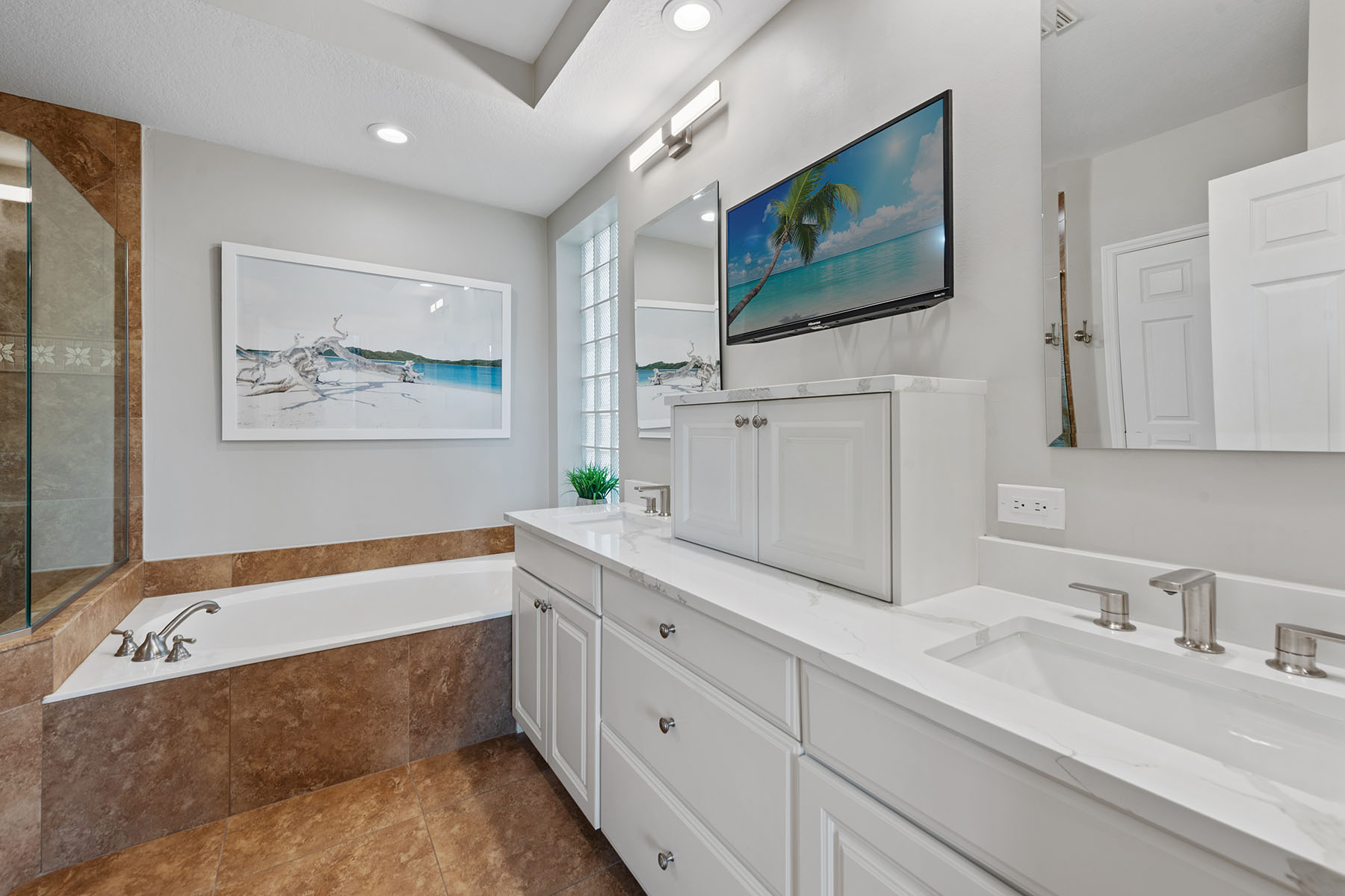 8540 Pepper Tree Way