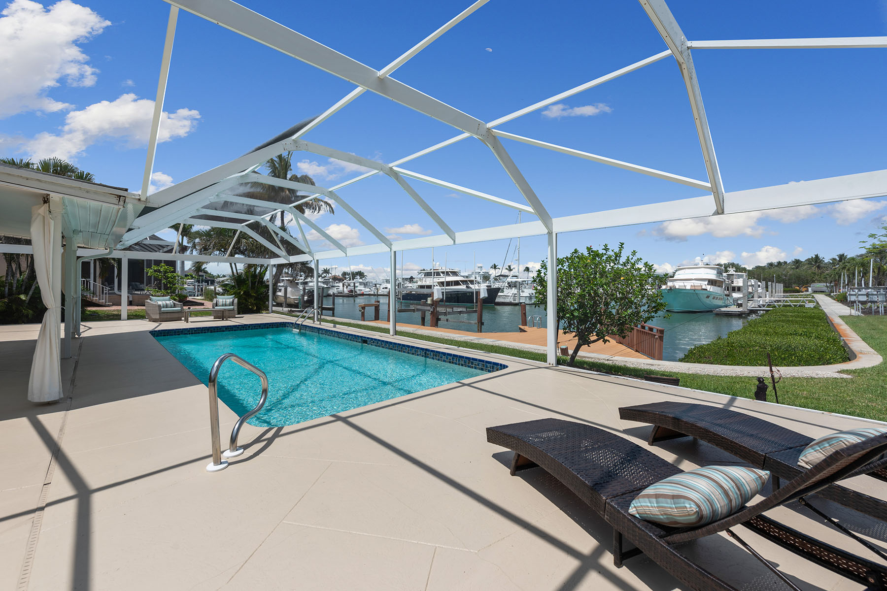 819 Buttonwood Court