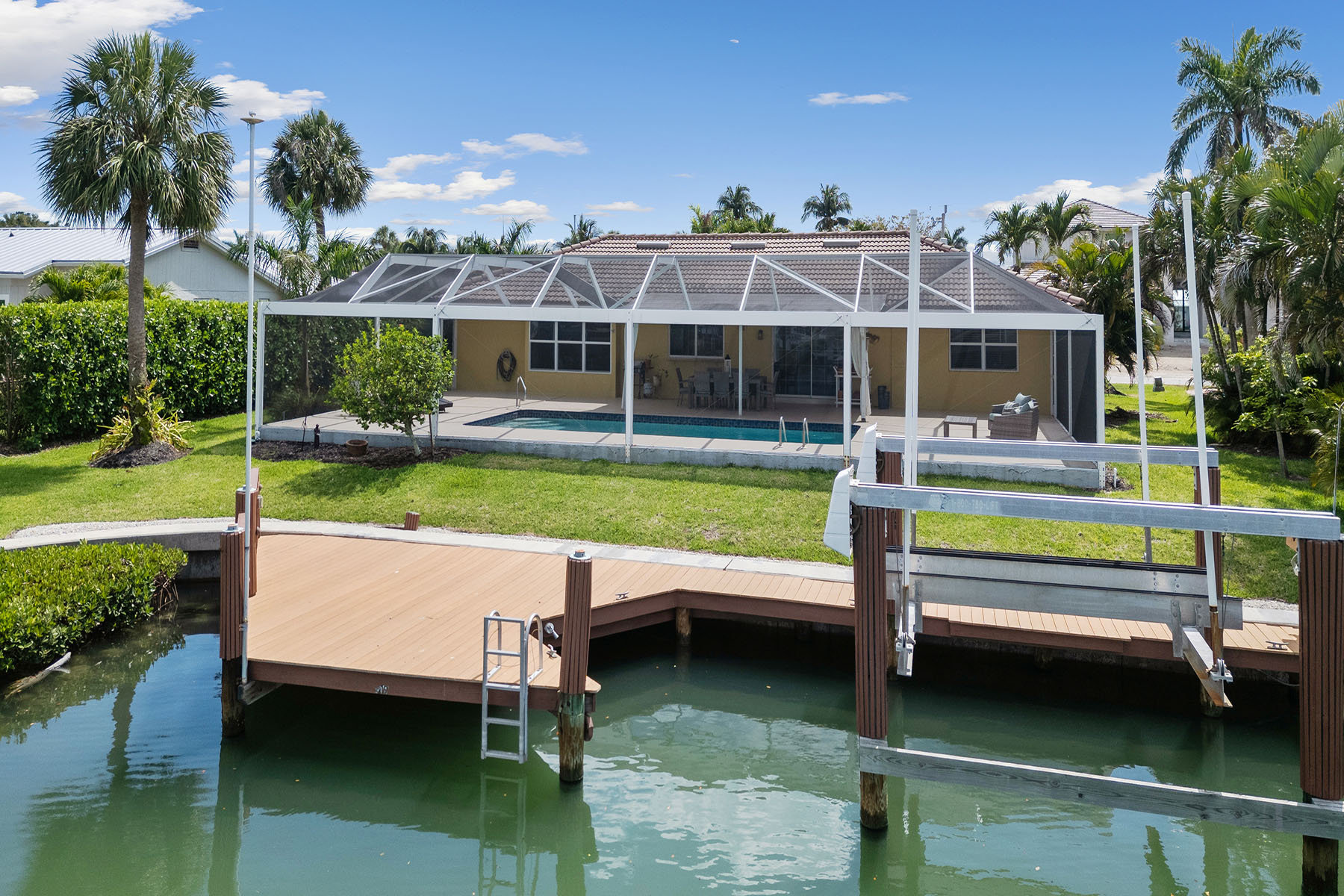 819 Buttonwood Court