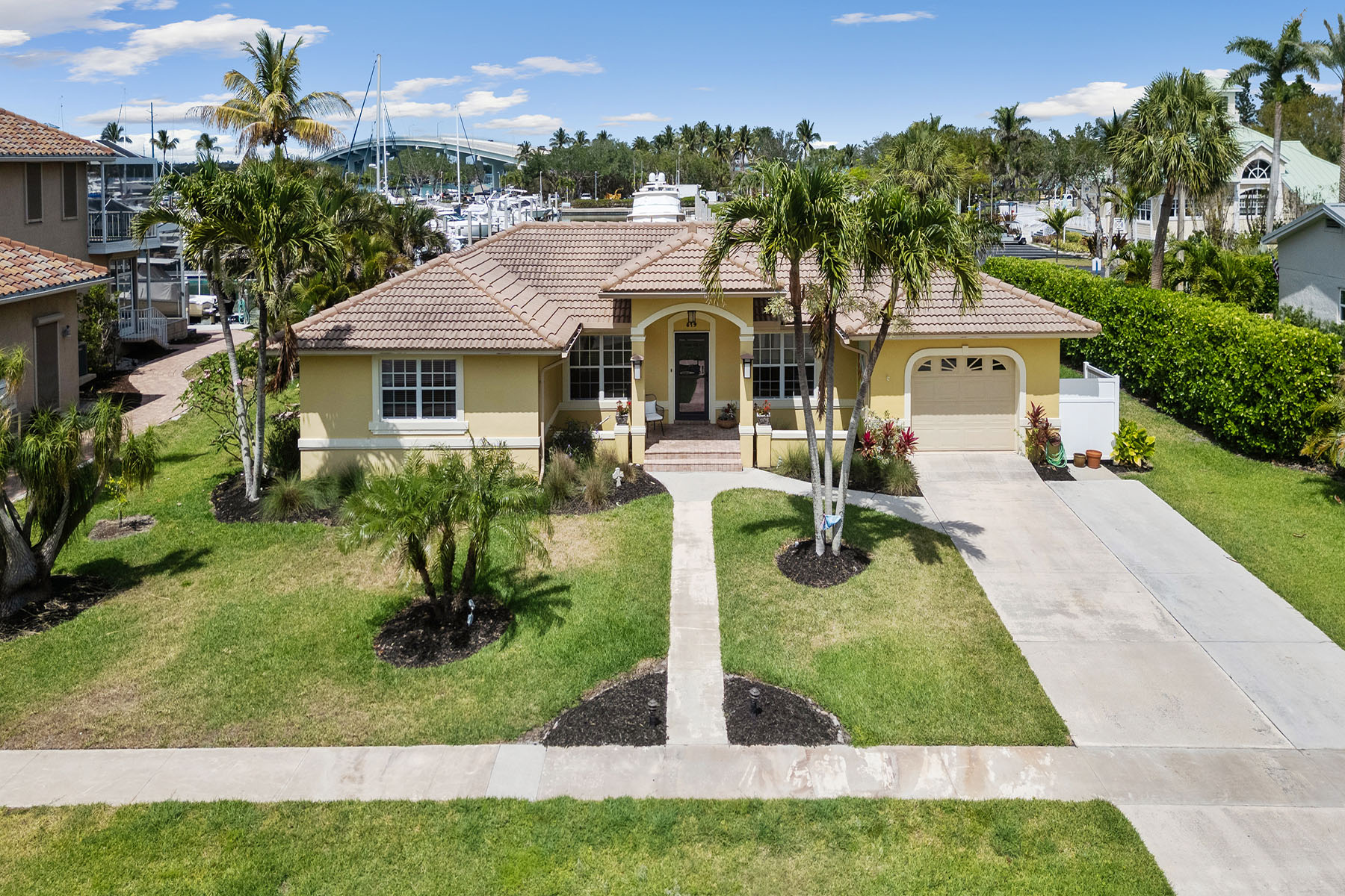 819 Buttonwood Court