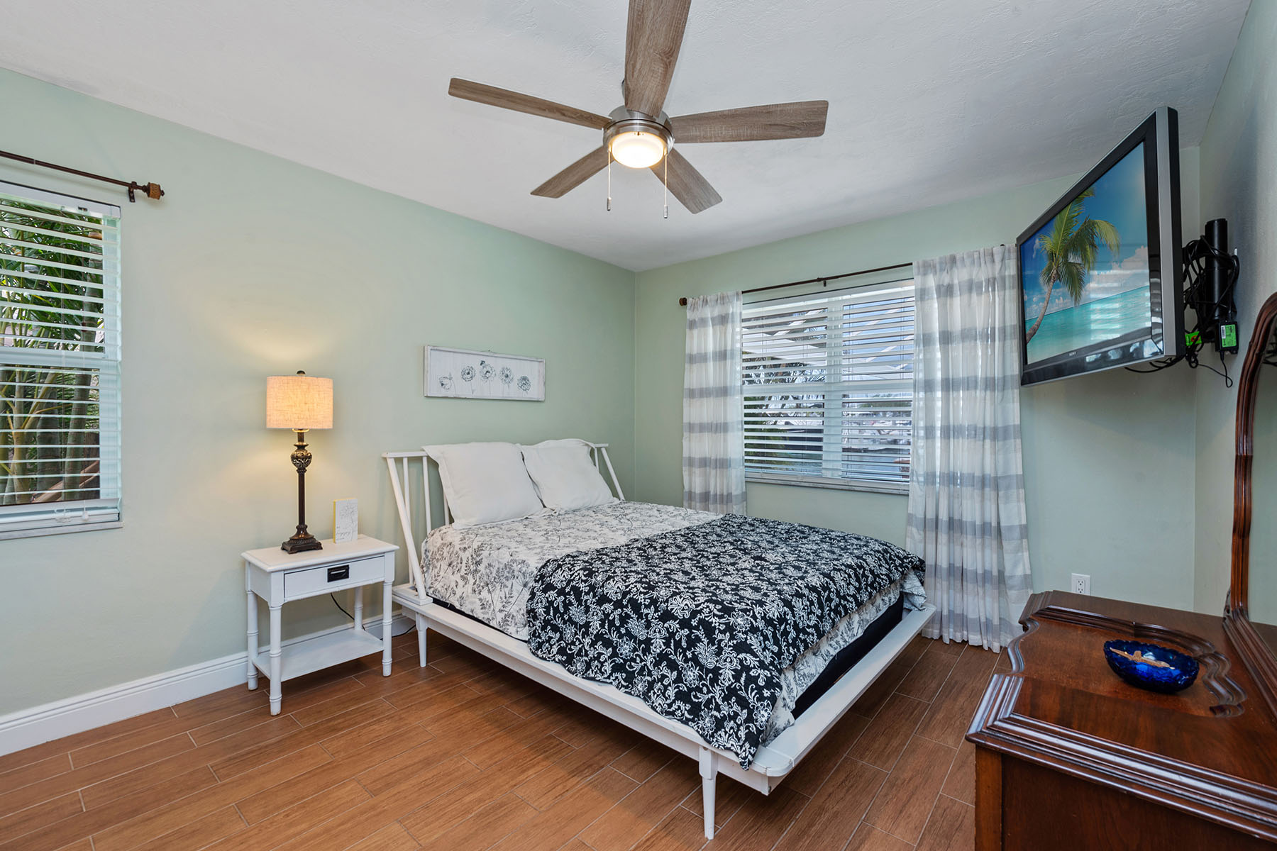 819 Buttonwood Court