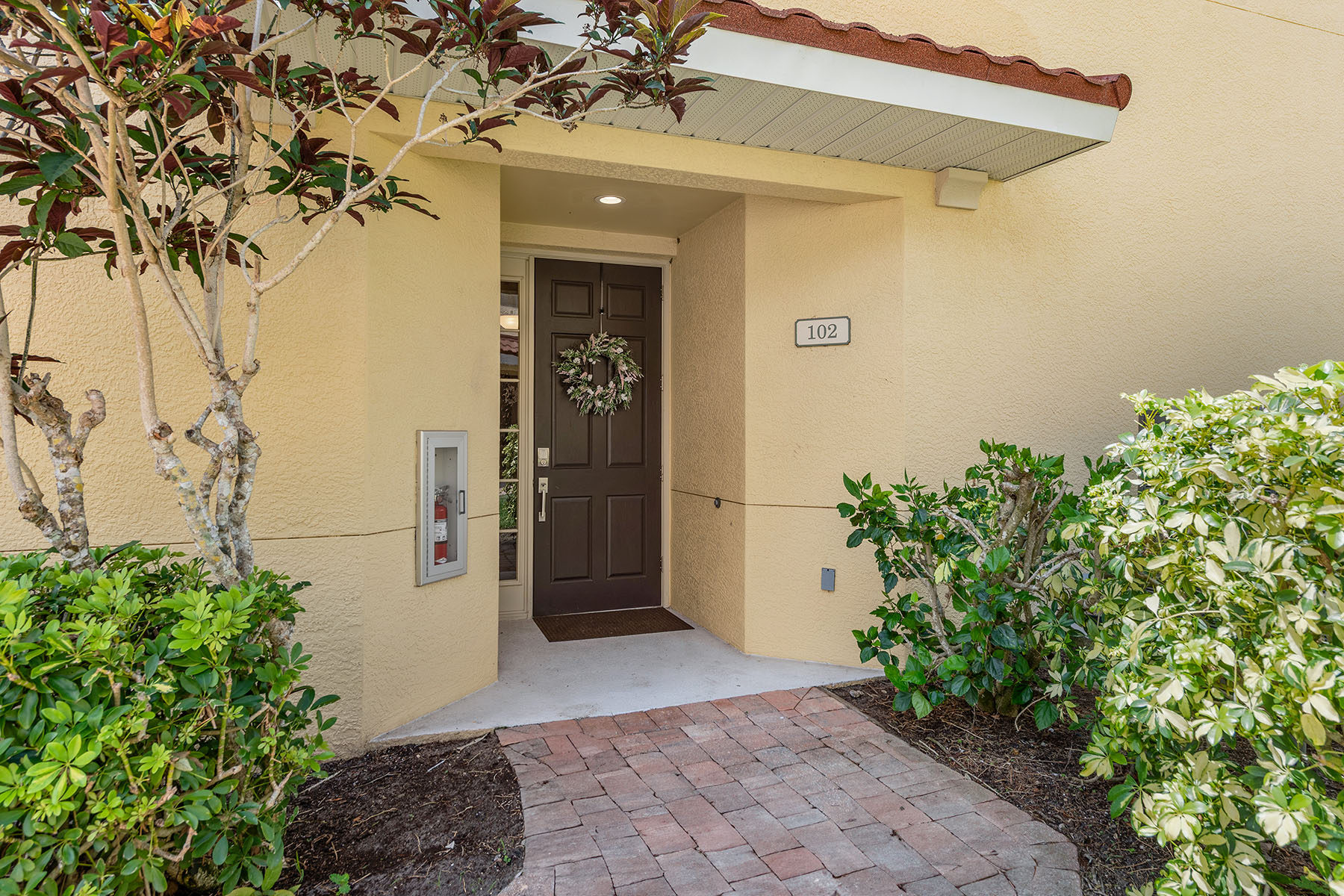 1263 Rialto Way , 102