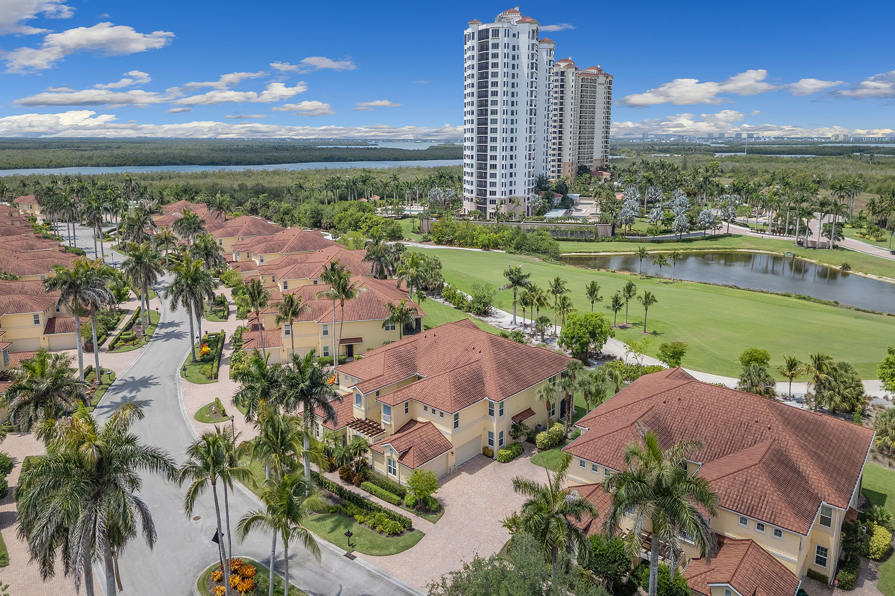 1263 Rialto Way , 102
