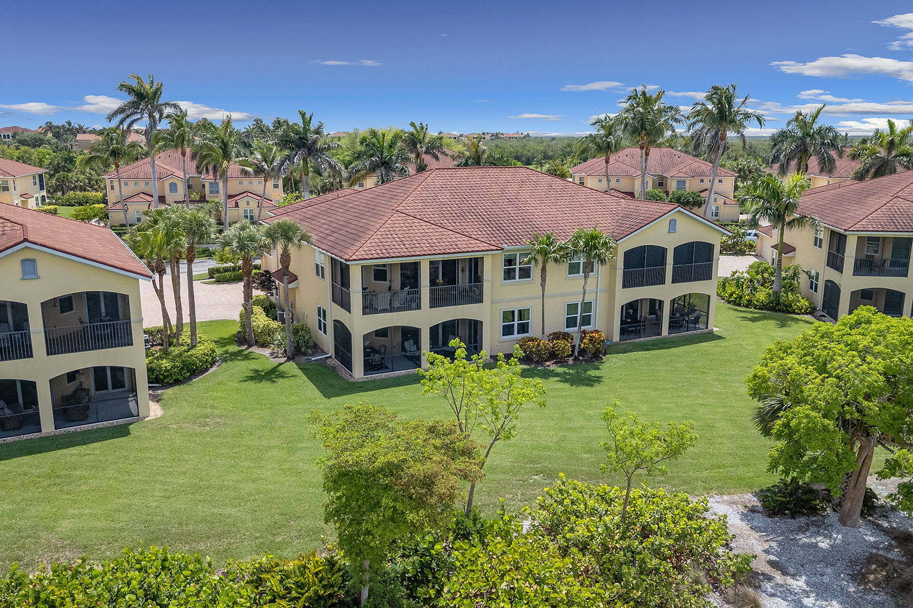 1263 Rialto Way , 102