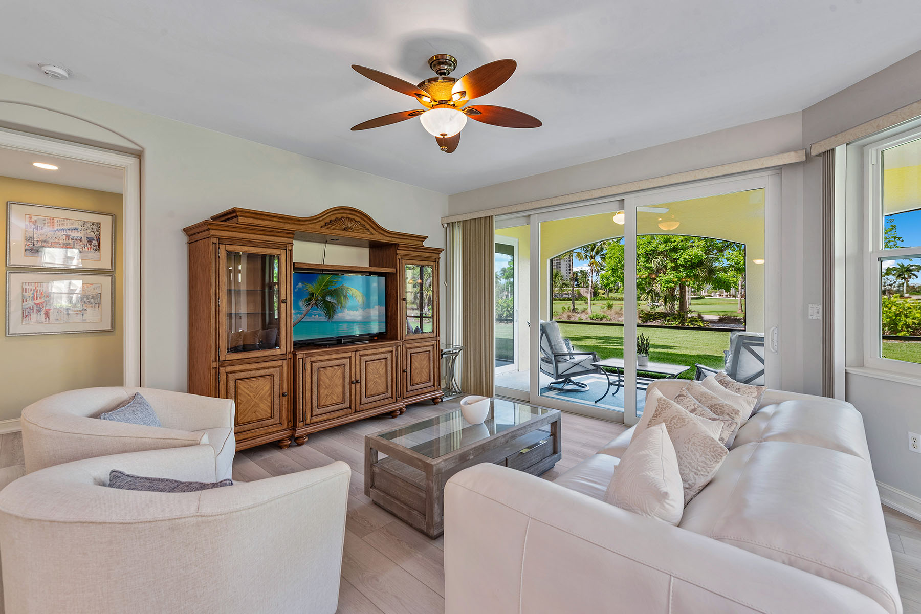 1263 Rialto Way , 102