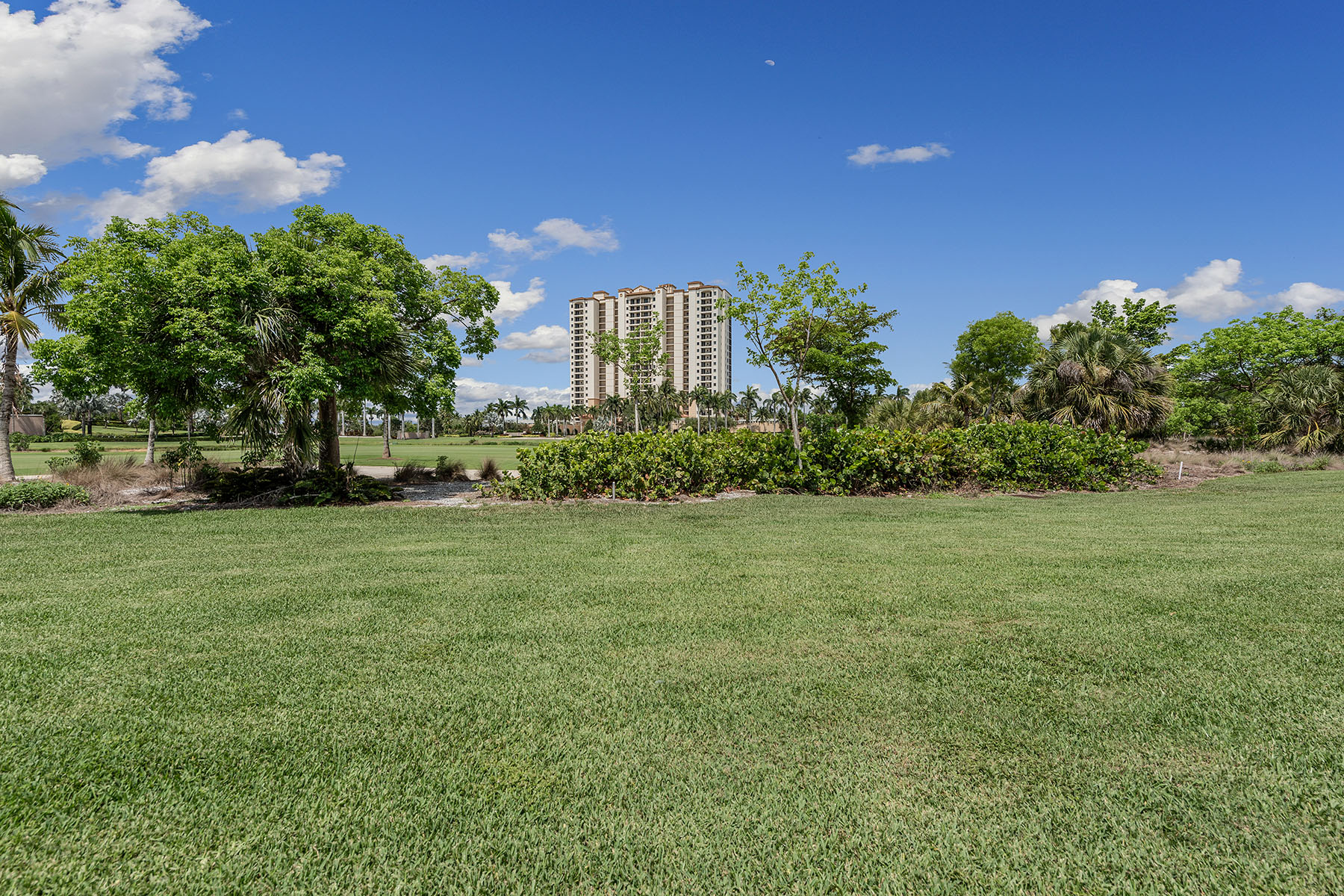 1263 Rialto Way , 102