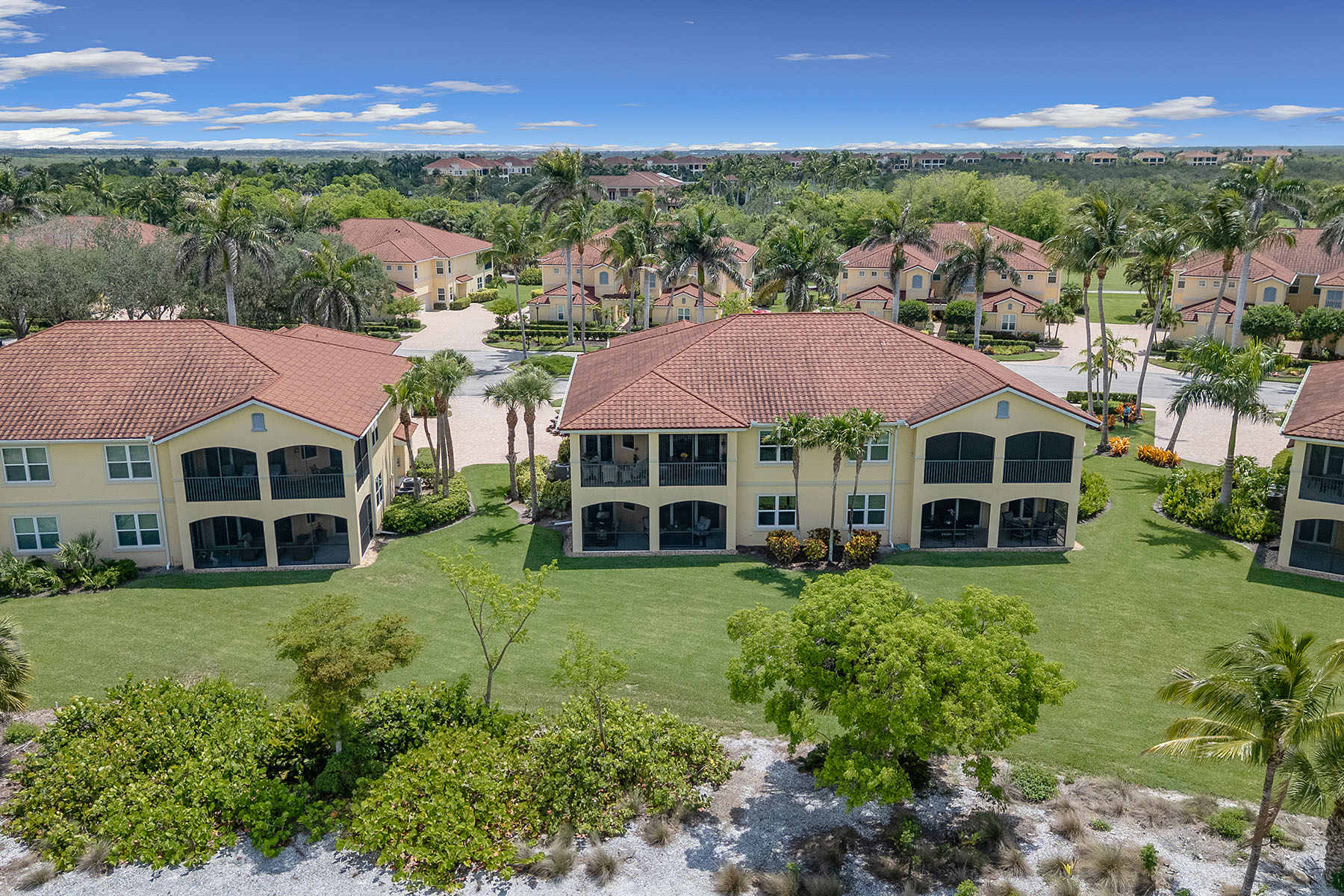1263 Rialto Way , 102