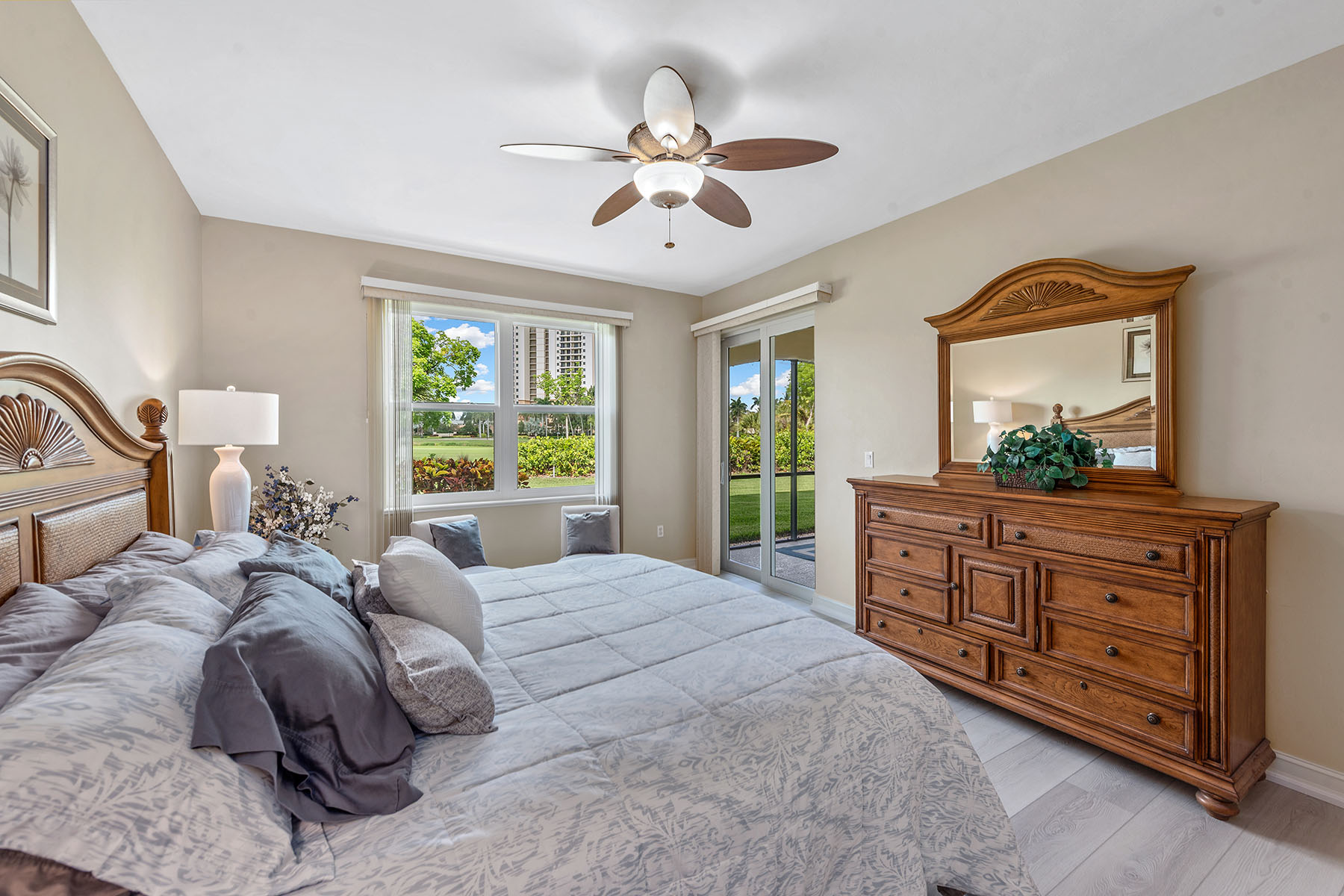 1263 Rialto Way , 102