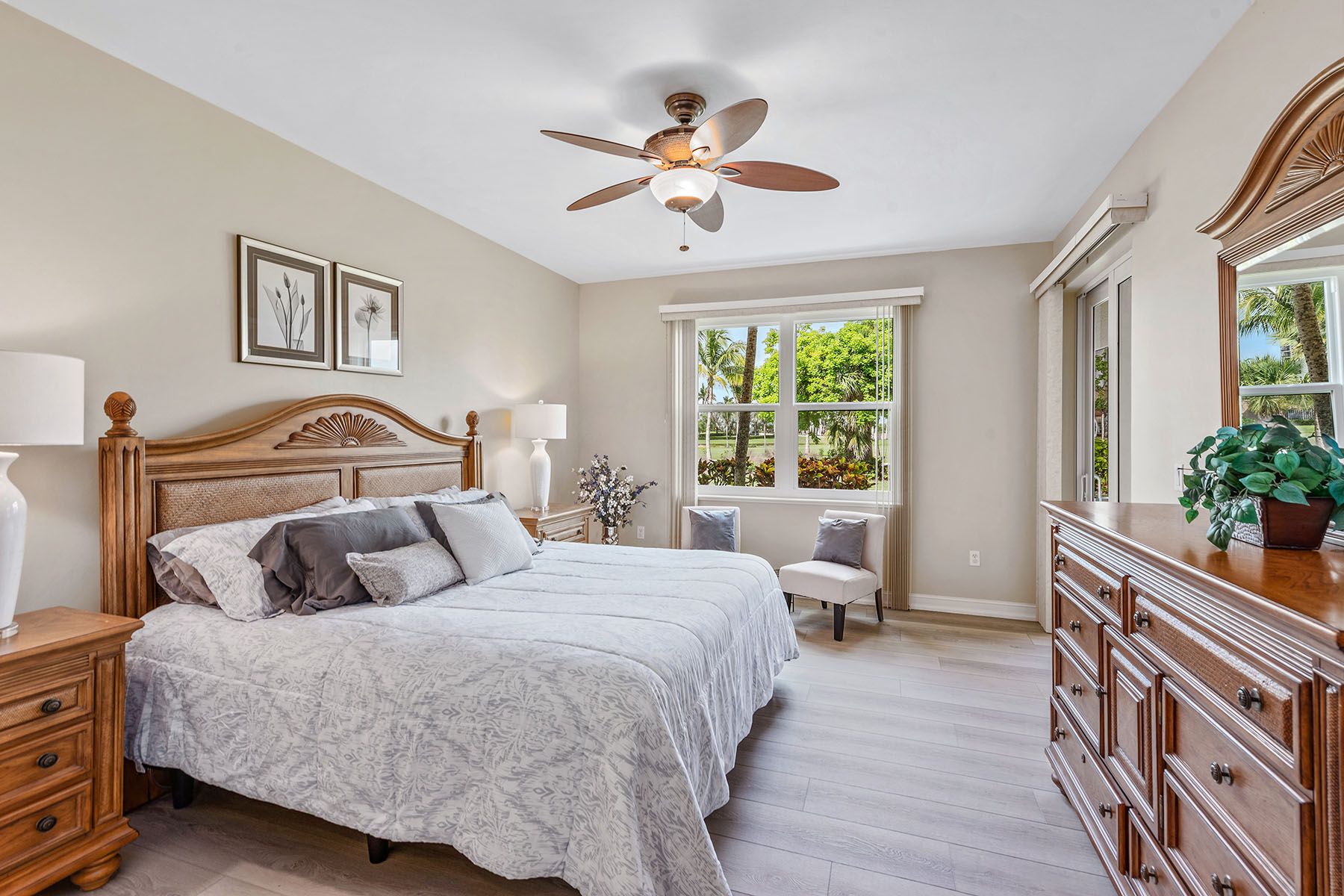 1263 Rialto Way , 102