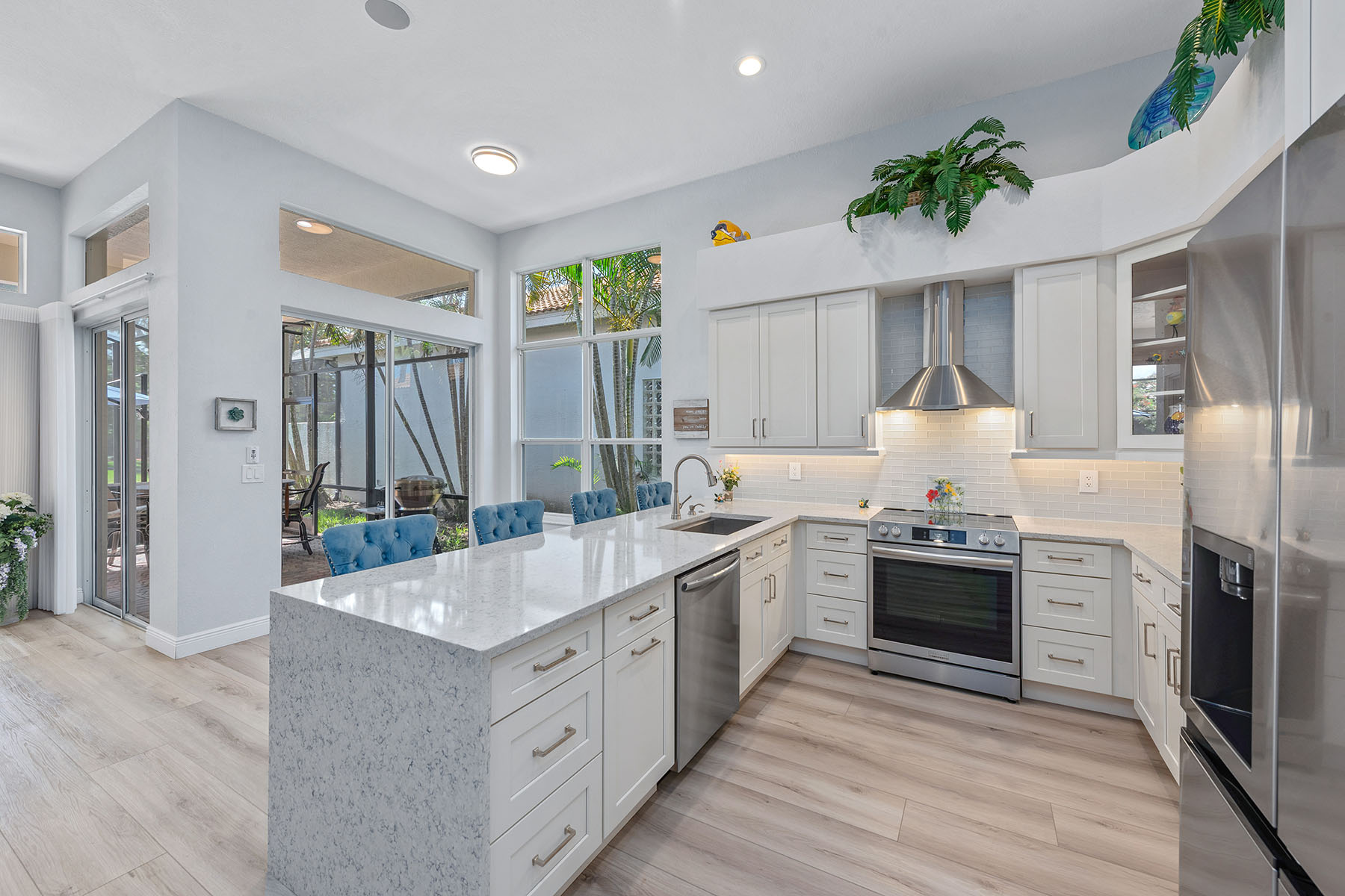 8556 Pepper Tree Way