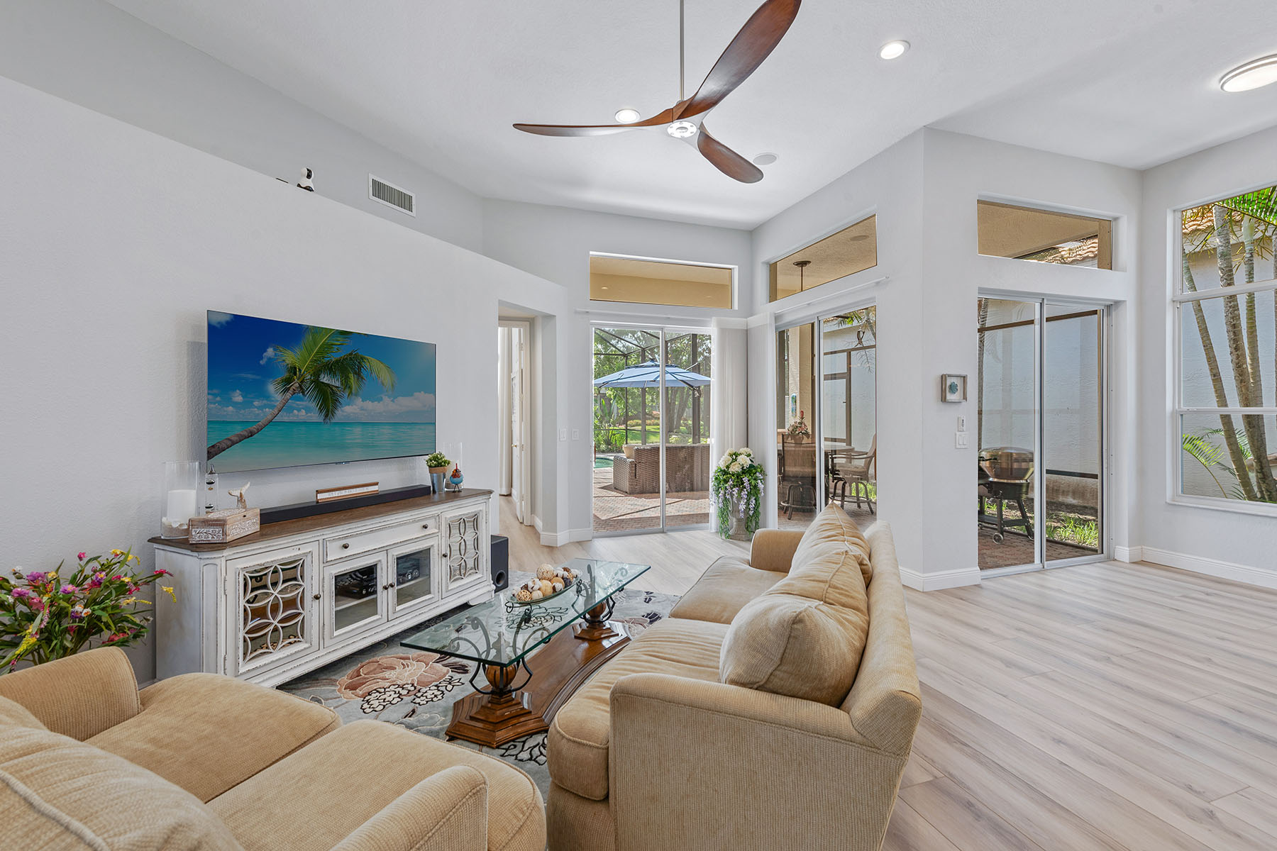 8556 Pepper Tree Way