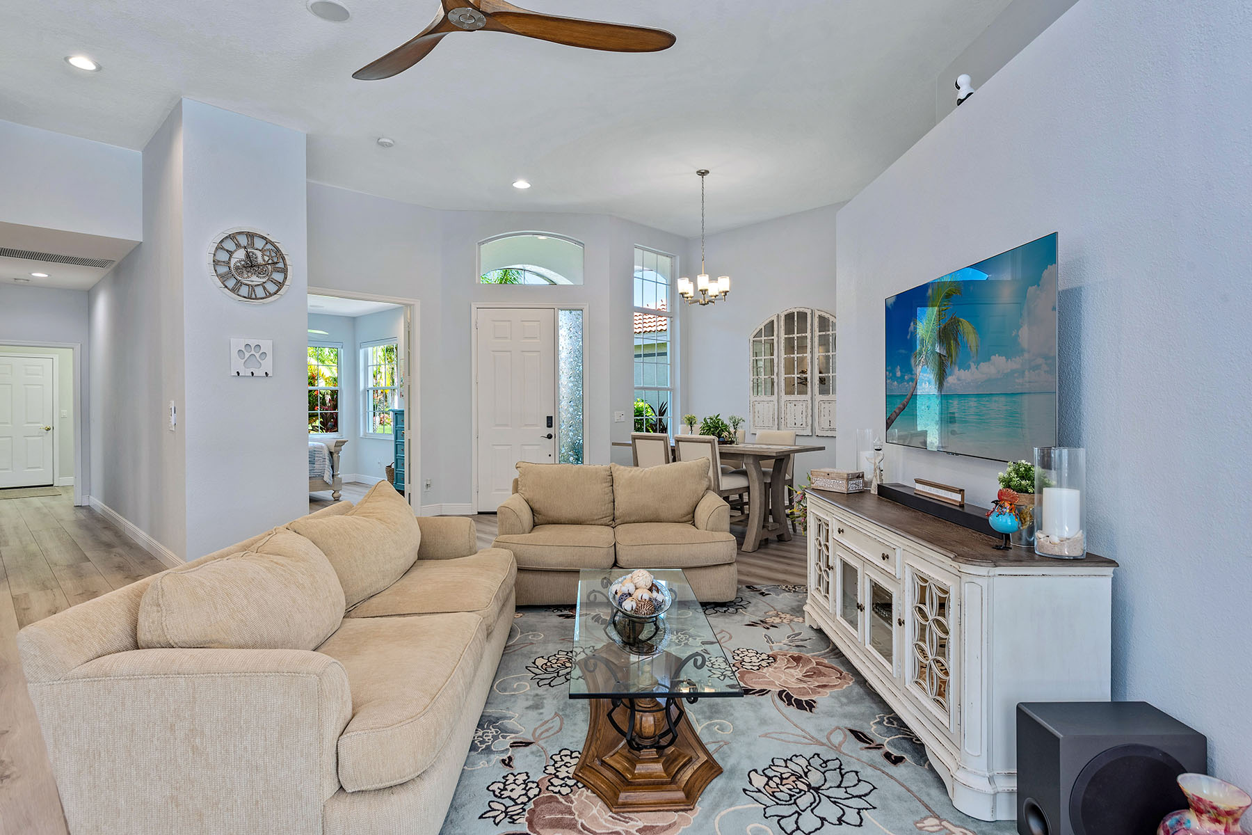 8556 Pepper Tree Way