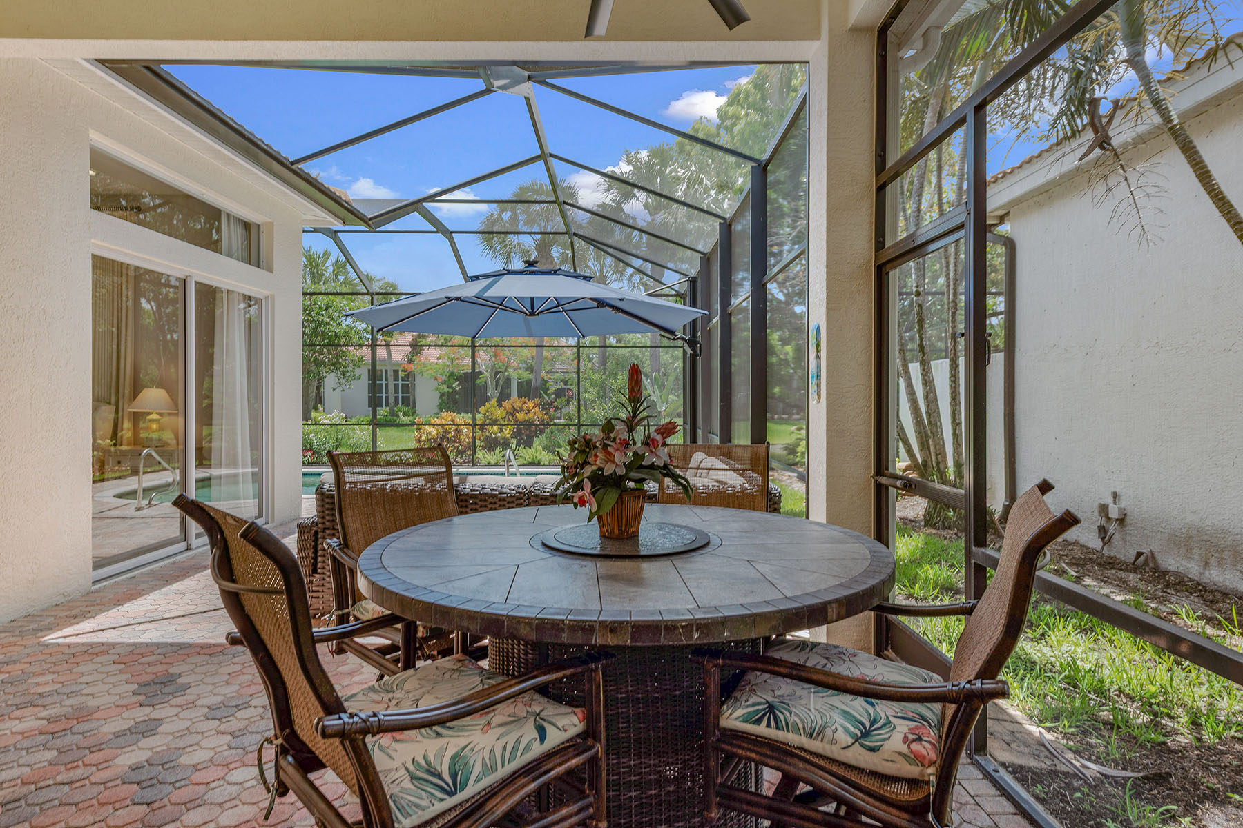 8556 Pepper Tree Way