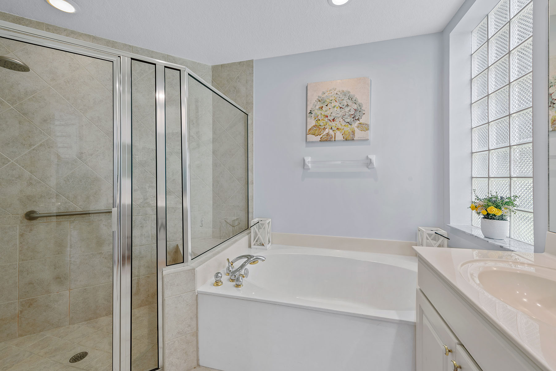 8556 Pepper Tree Way