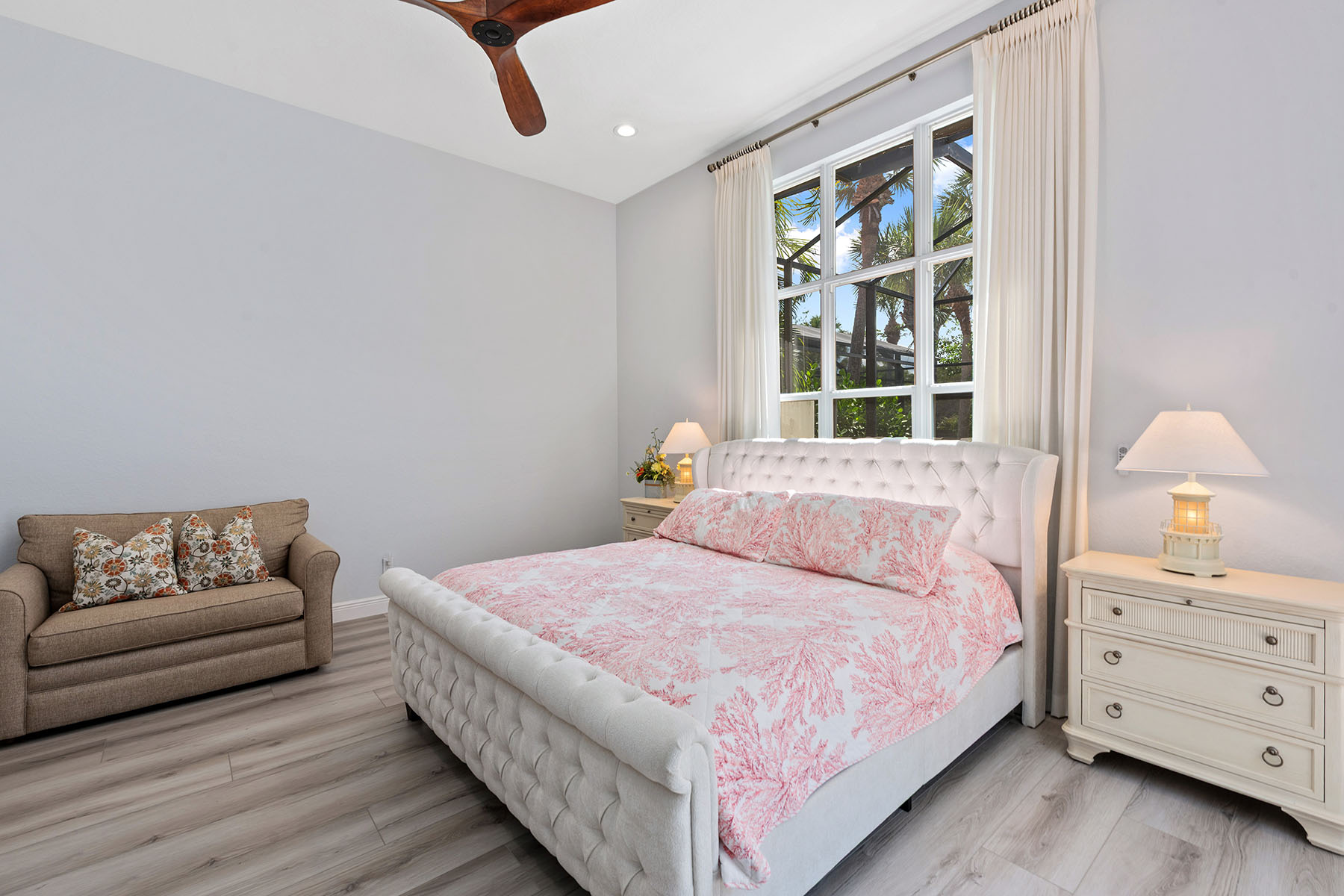 8556 Pepper Tree Way