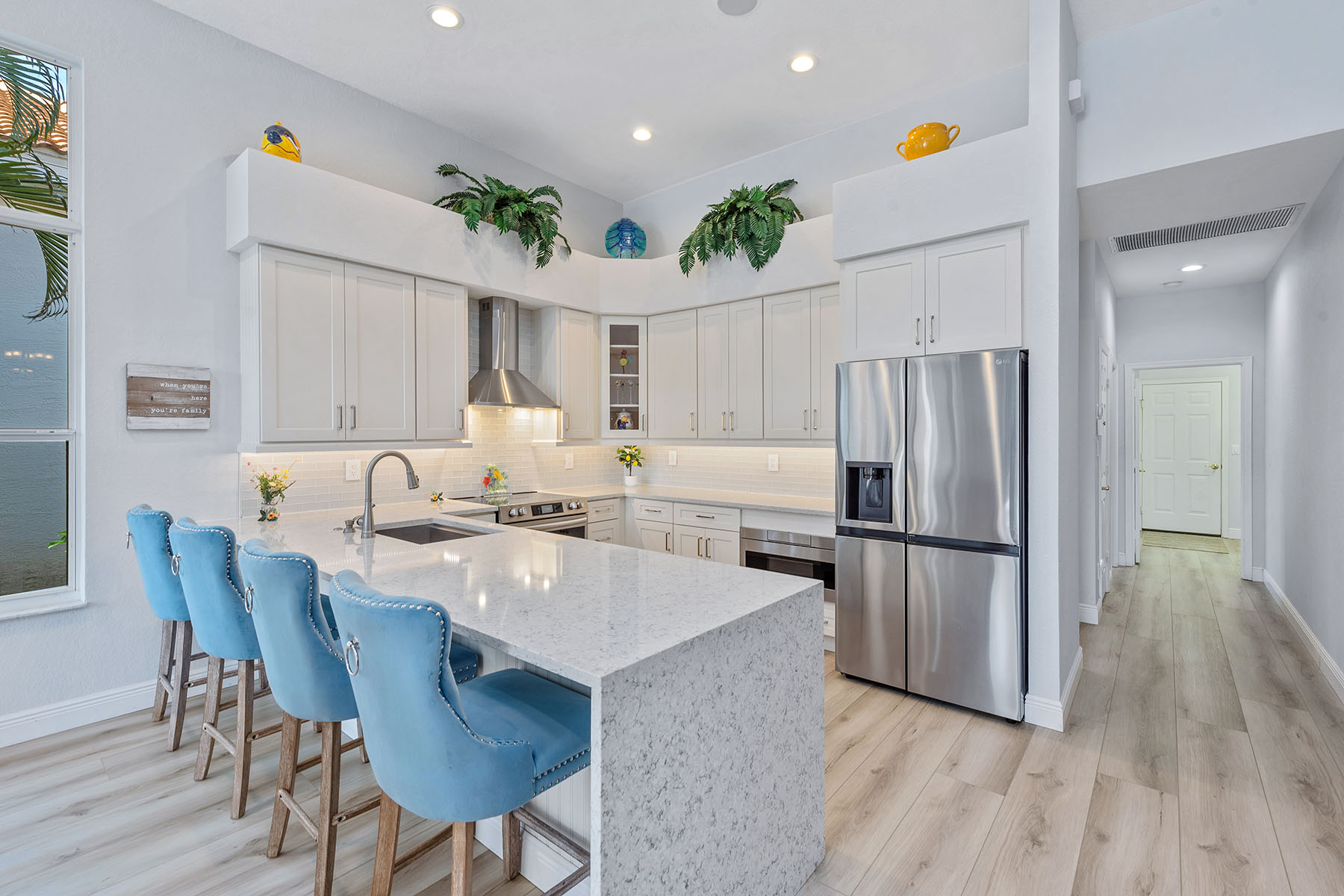 8556 Pepper Tree Way