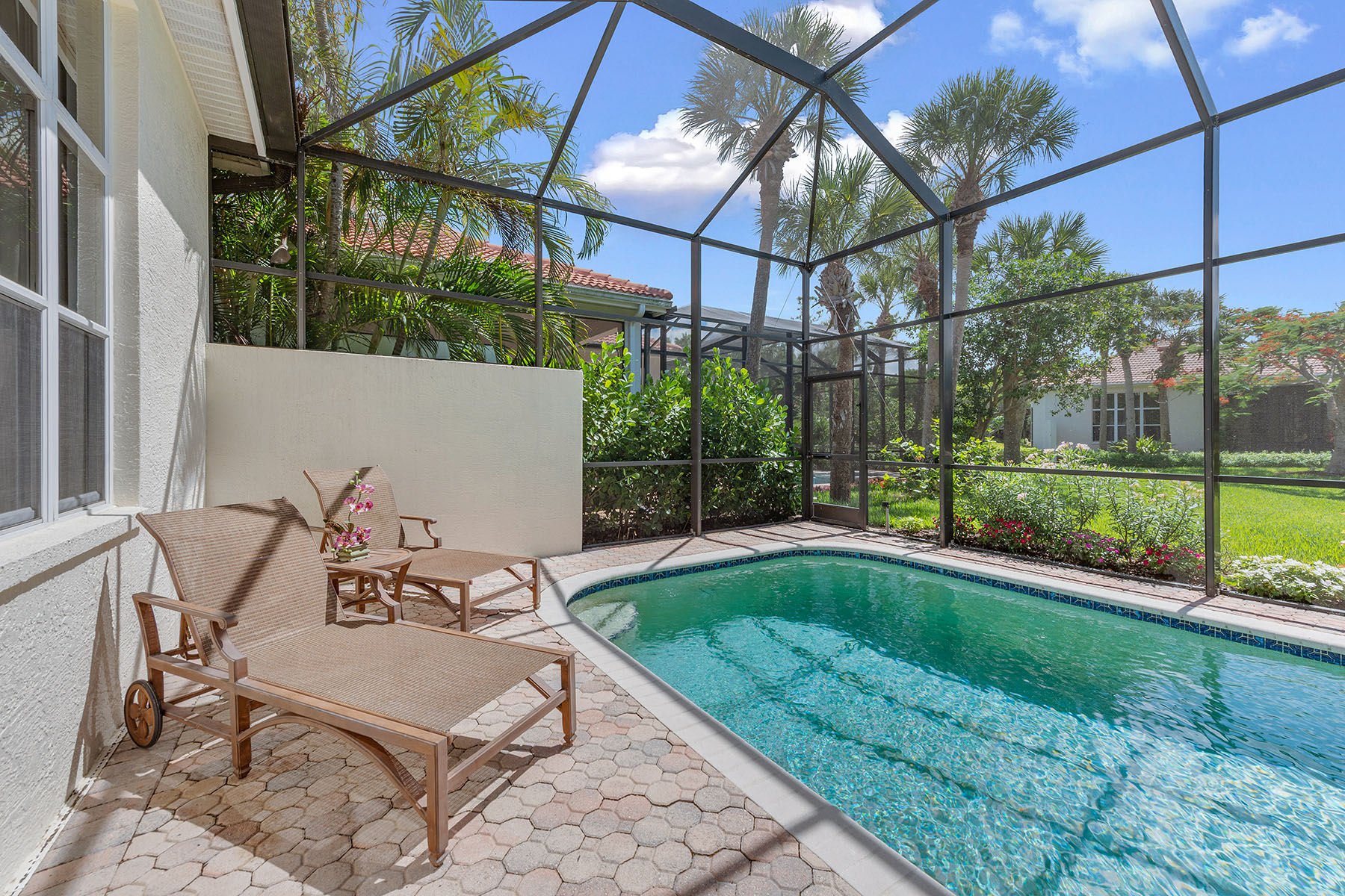 8556 Pepper Tree Way