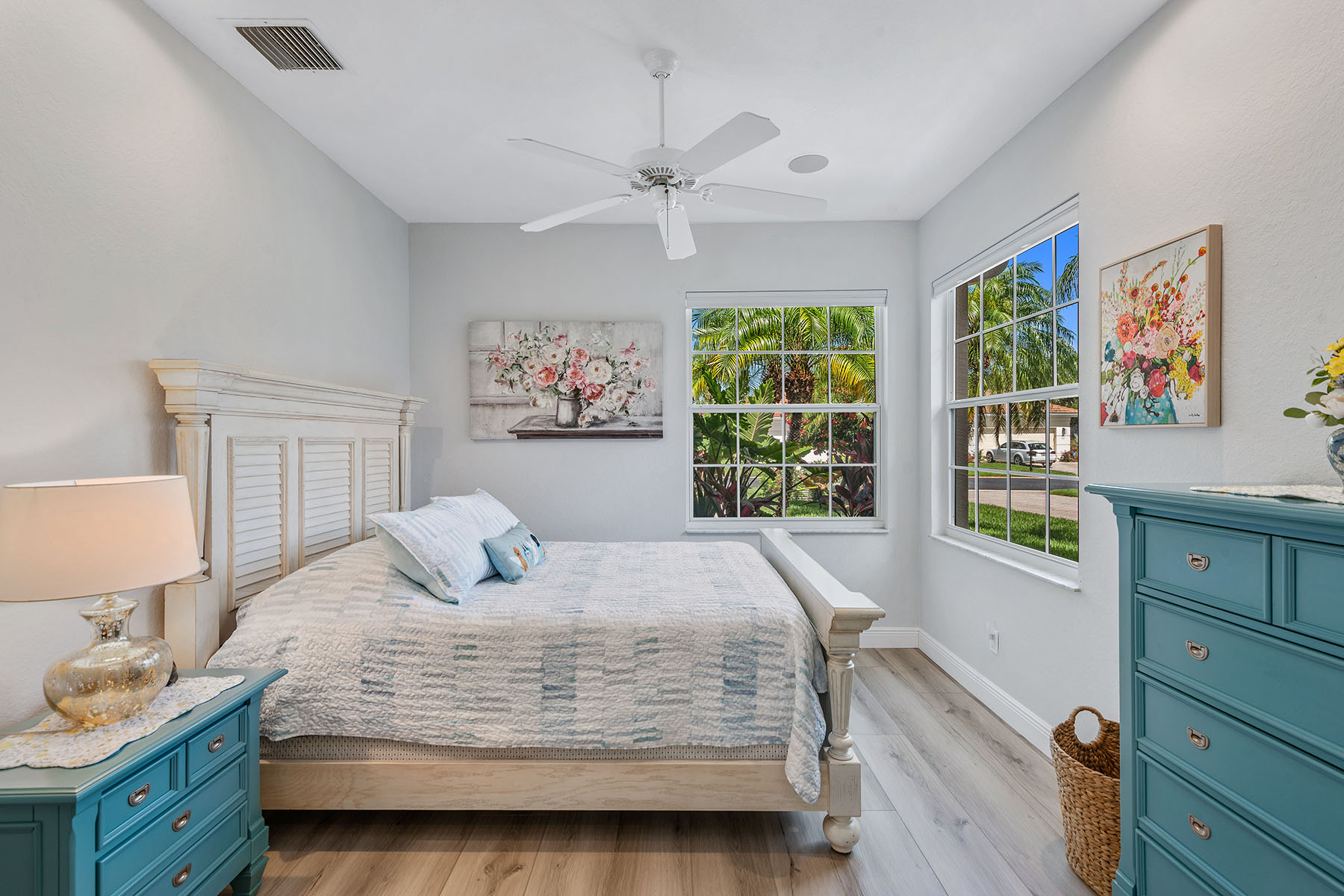 8556 Pepper Tree Way