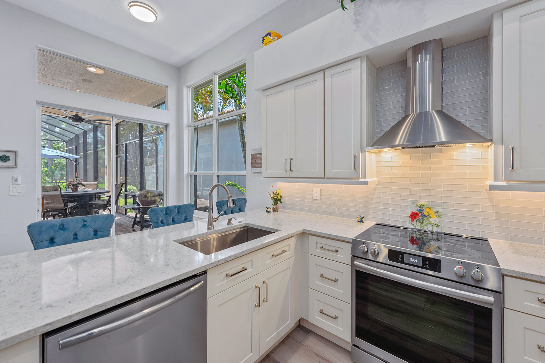 8556 Pepper Tree Way