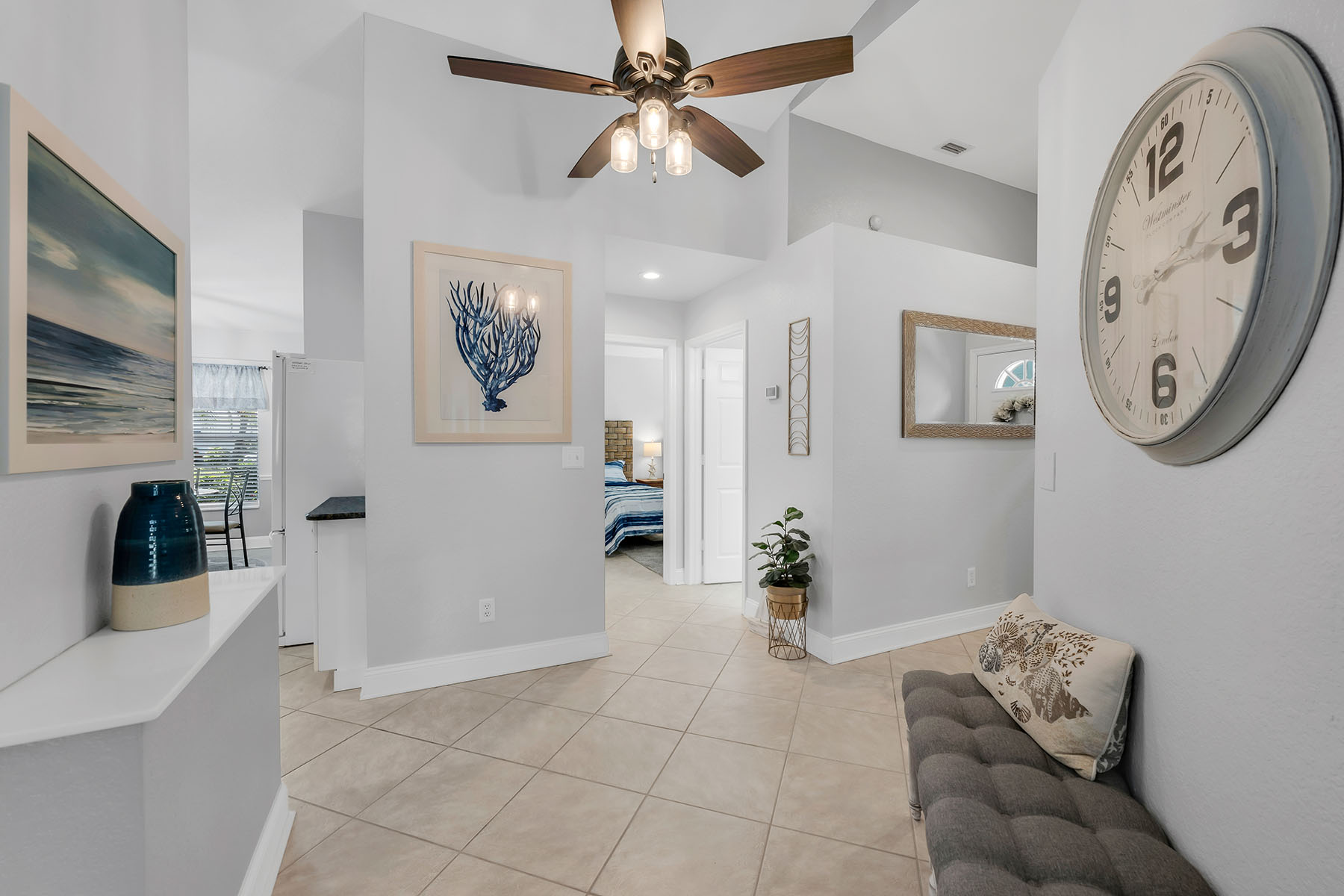 1724 Royal Circle , 901