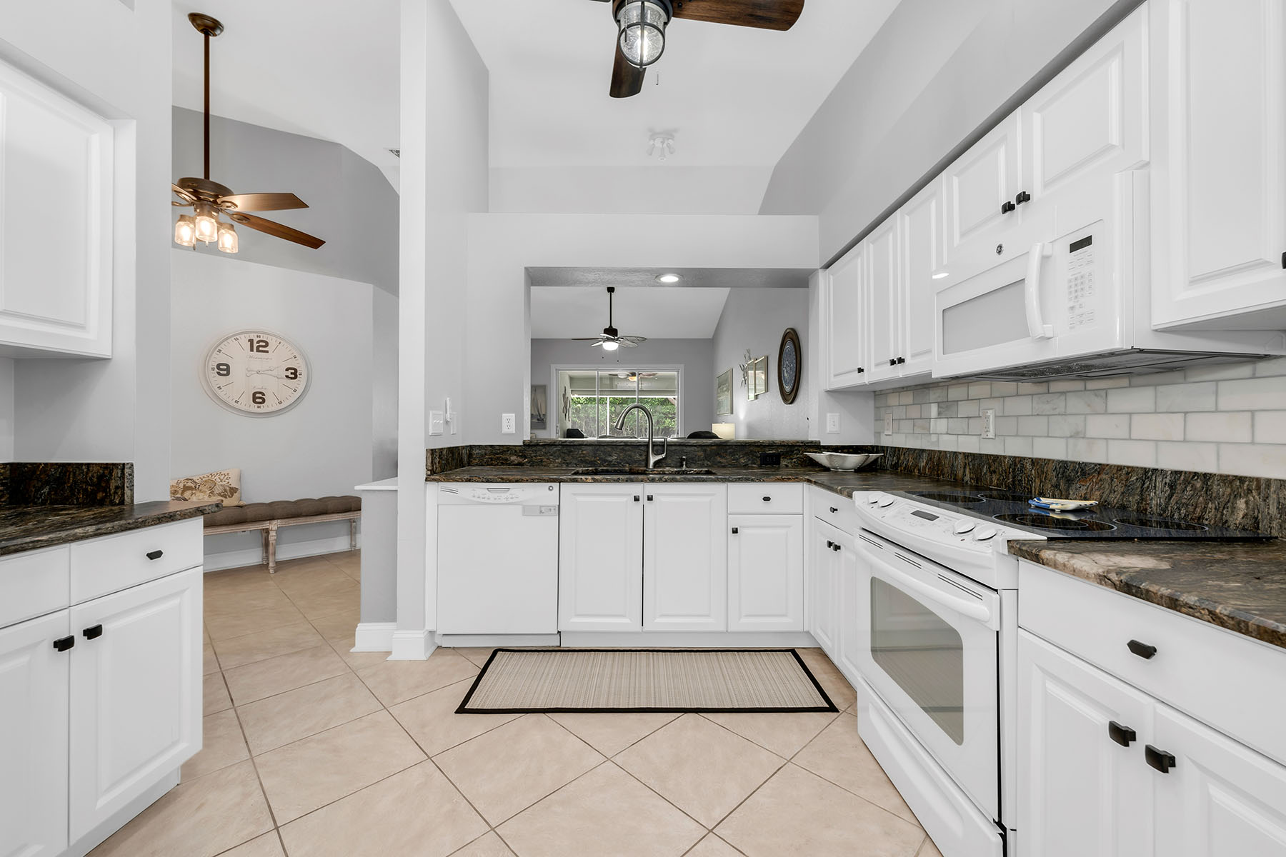 1724 Royal Circle , 901