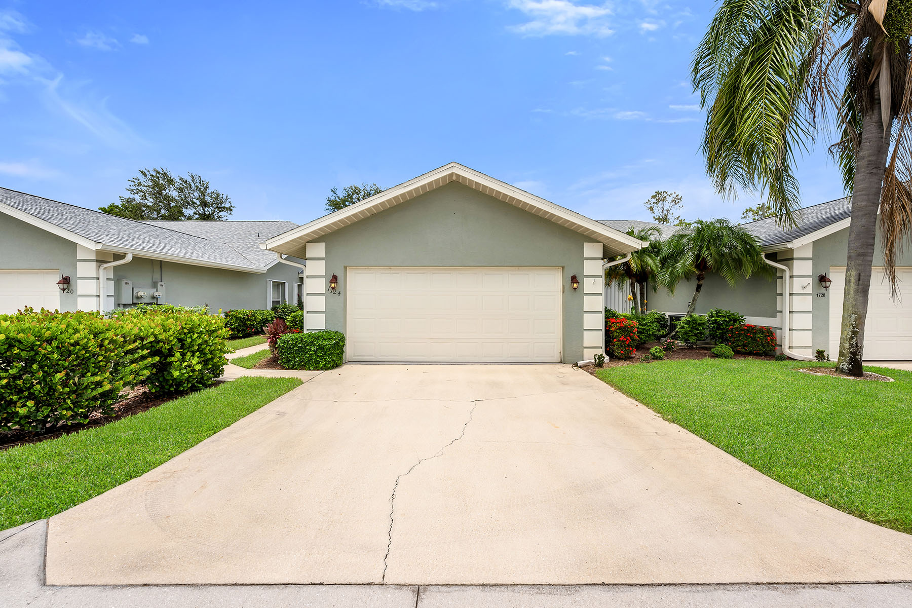 1724 Royal Circle , 901