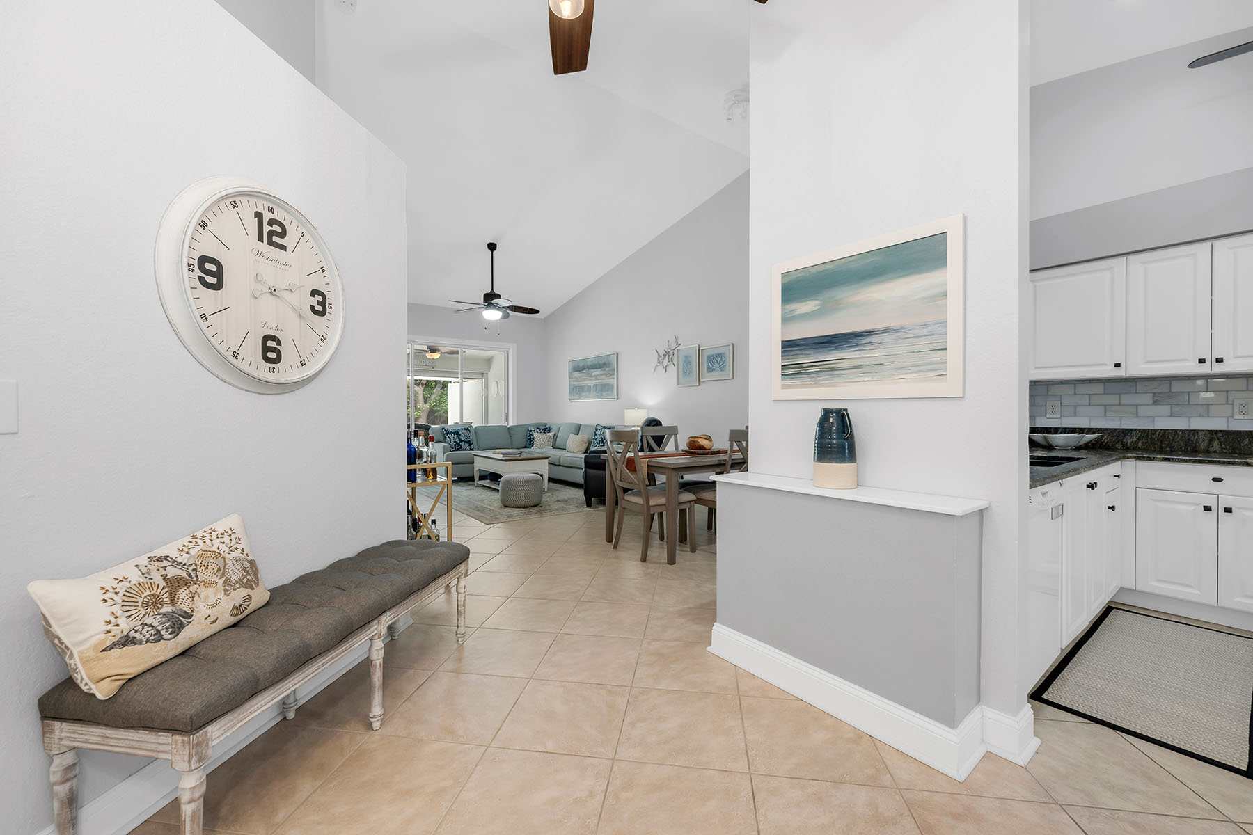 1724 Royal Circle , 901
