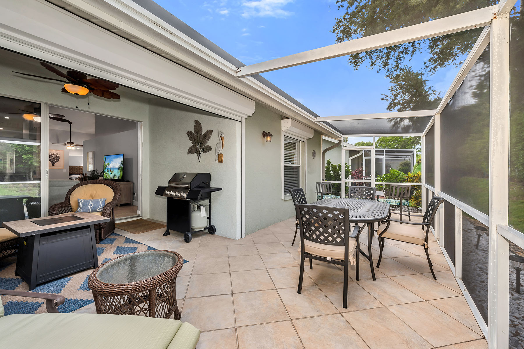 1724 Royal Circle , 901