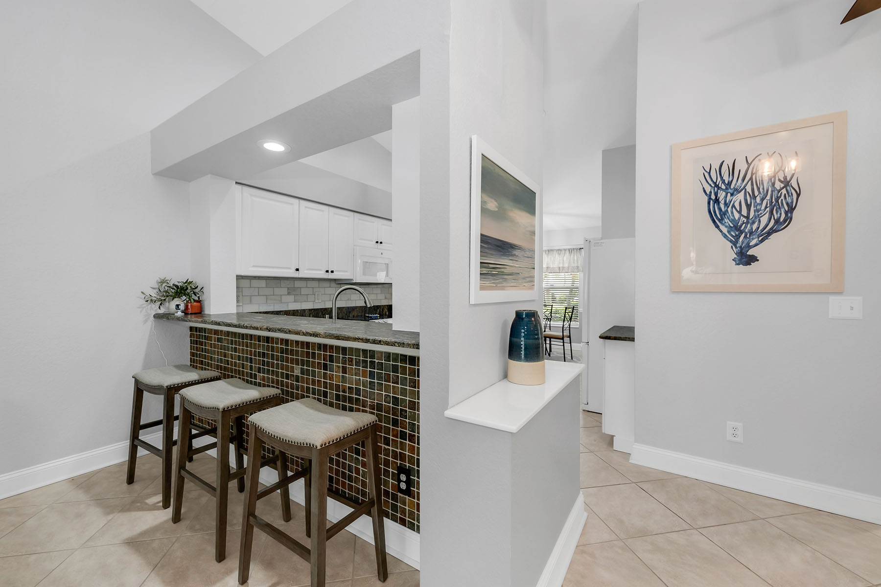 1724 Royal Circle , 901