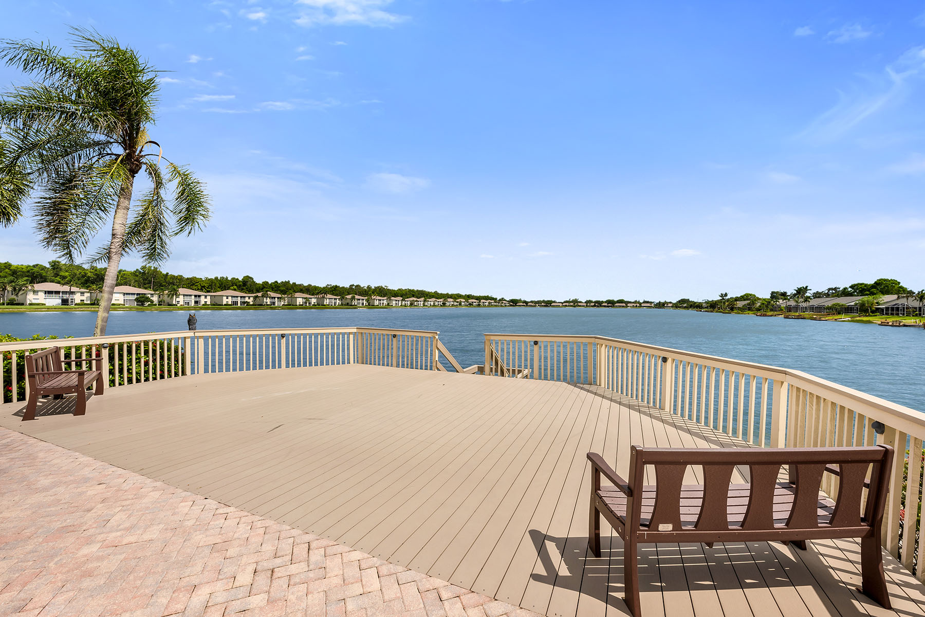 1724 Royal Circle , 901