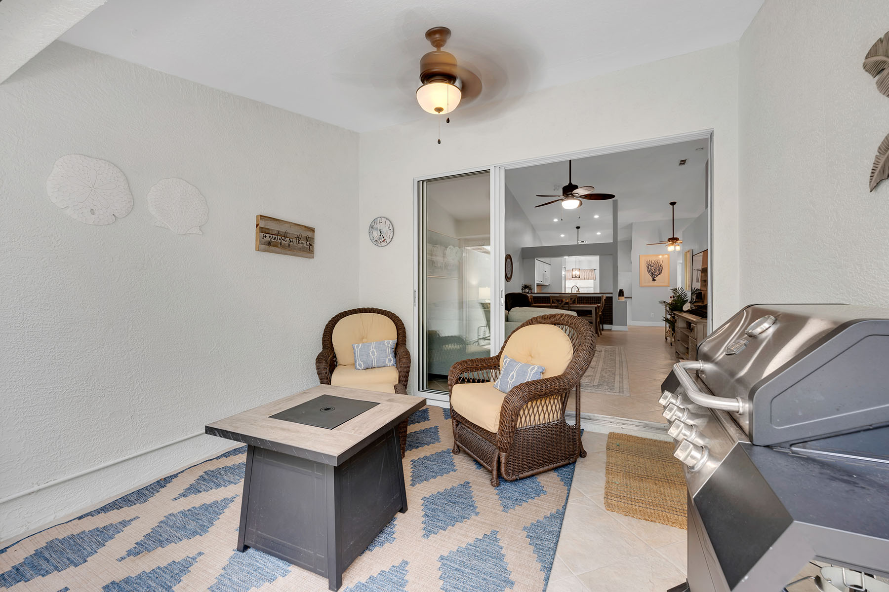 1724 Royal Circle , 901