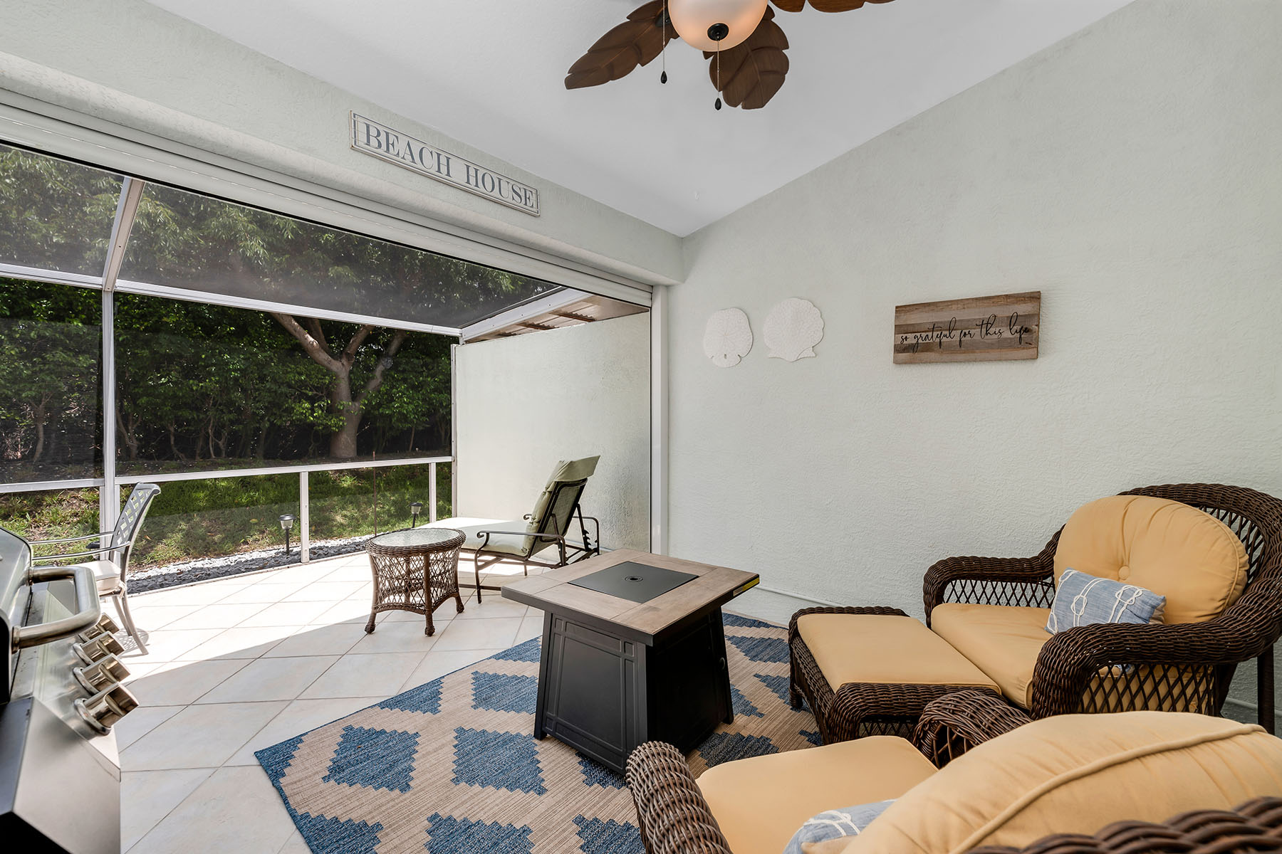 1724 Royal Circle , 901