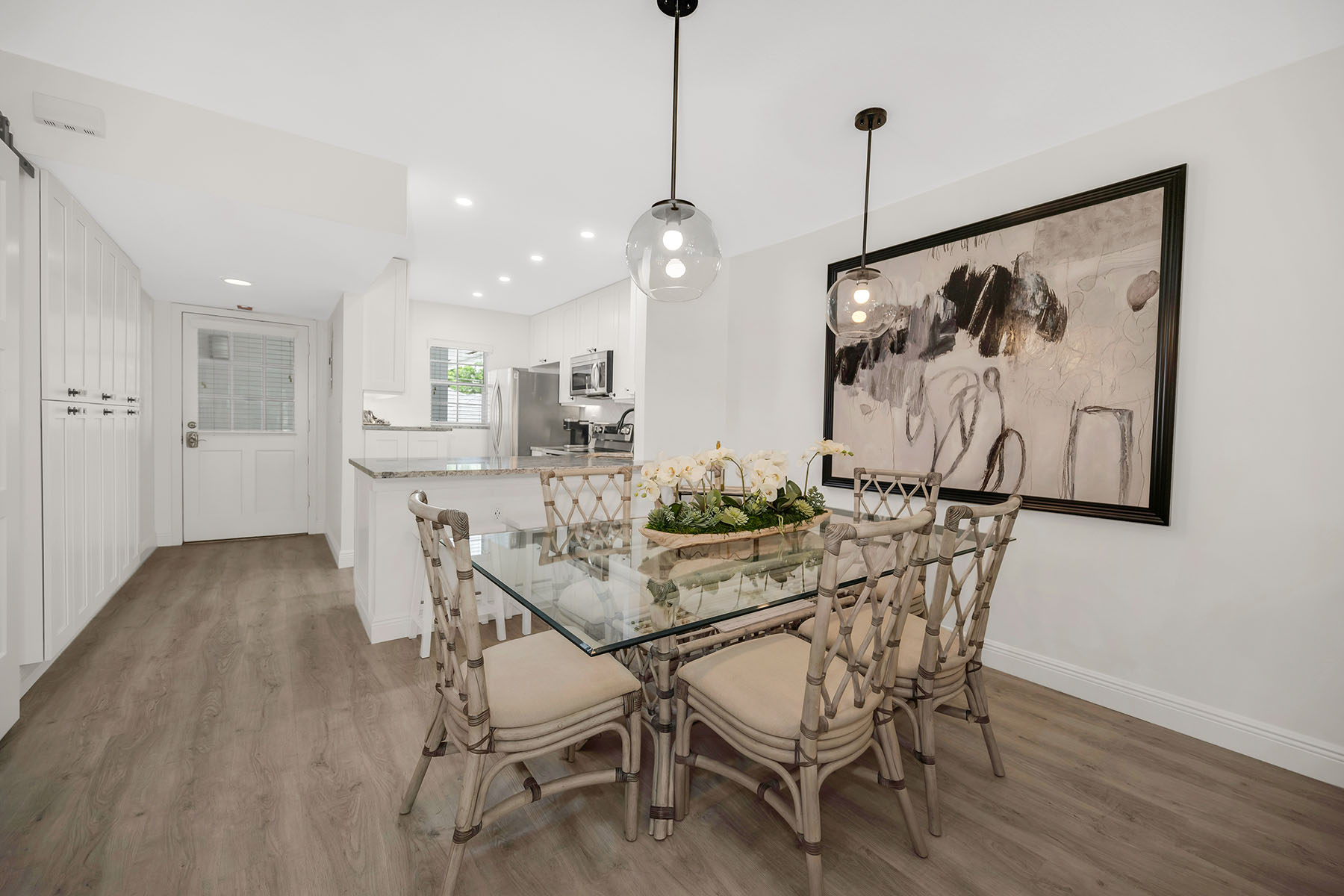290 Banyan Boulevard , 290