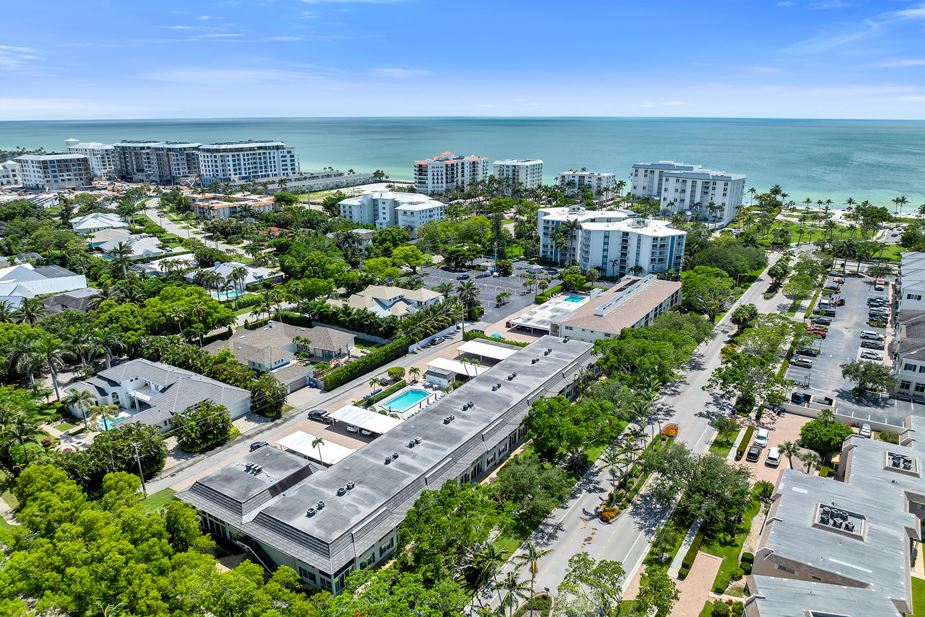 290 Banyan Boulevard , 290