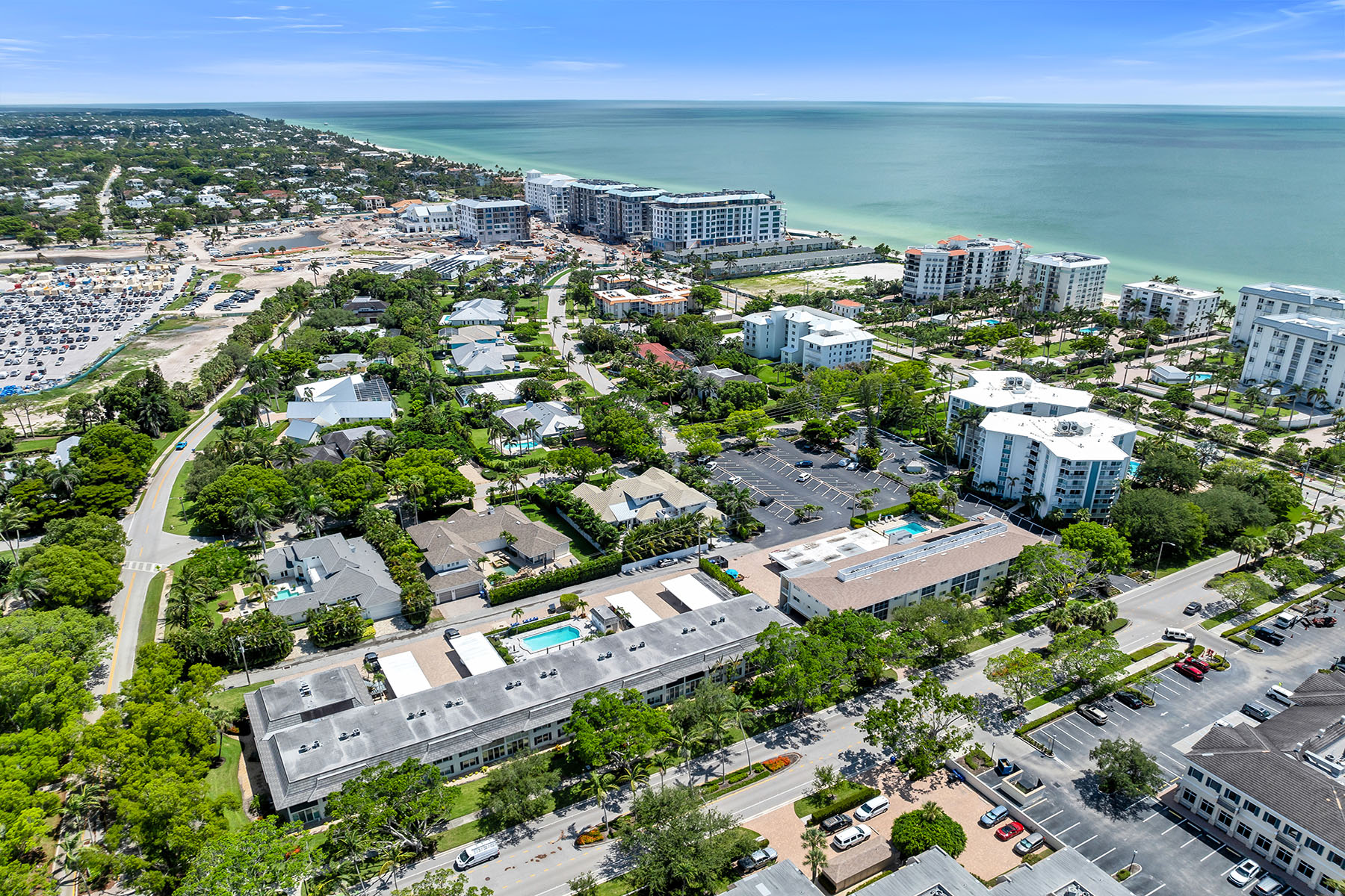 290 Banyan Boulevard , 290
