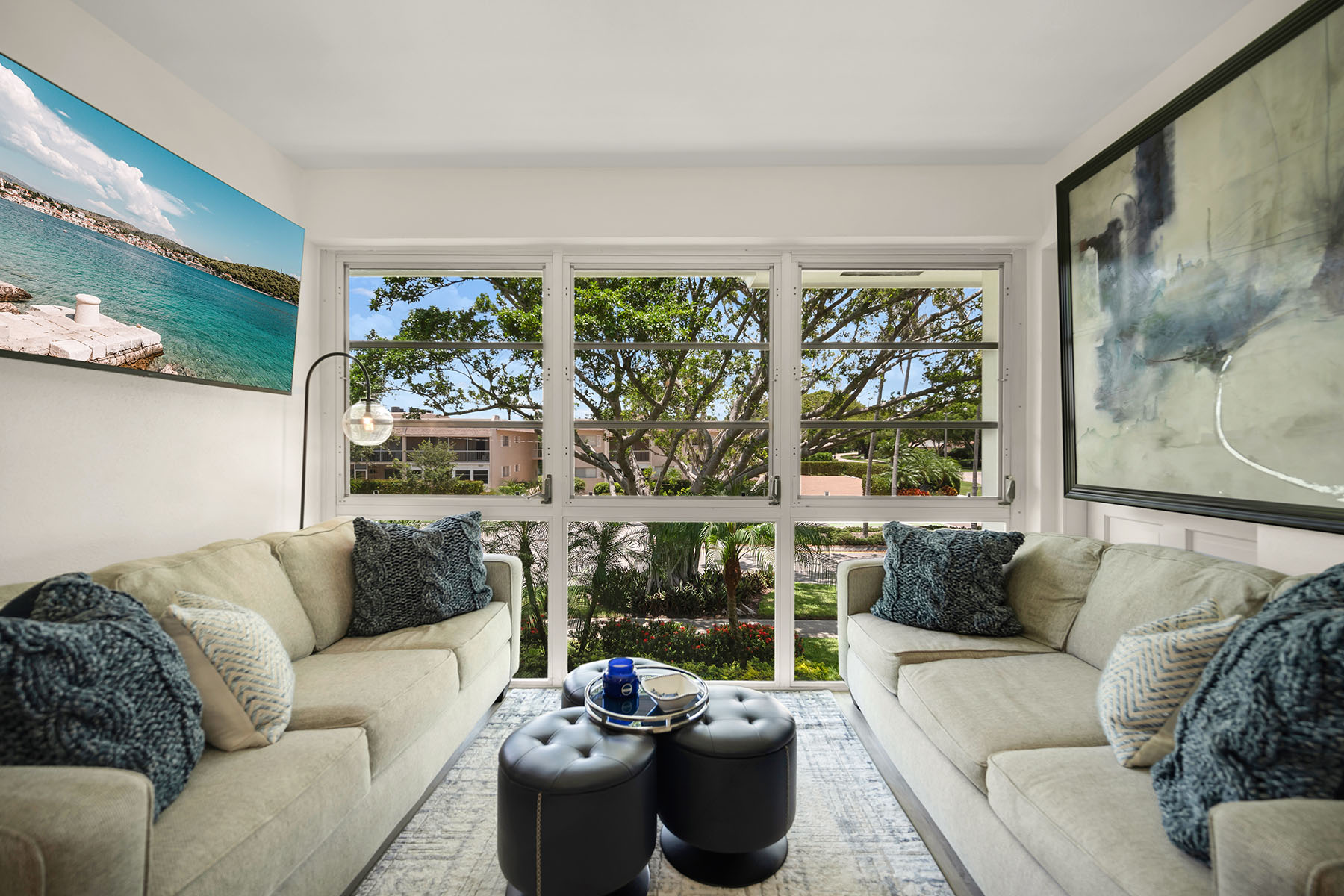 290 Banyan Boulevard , 290