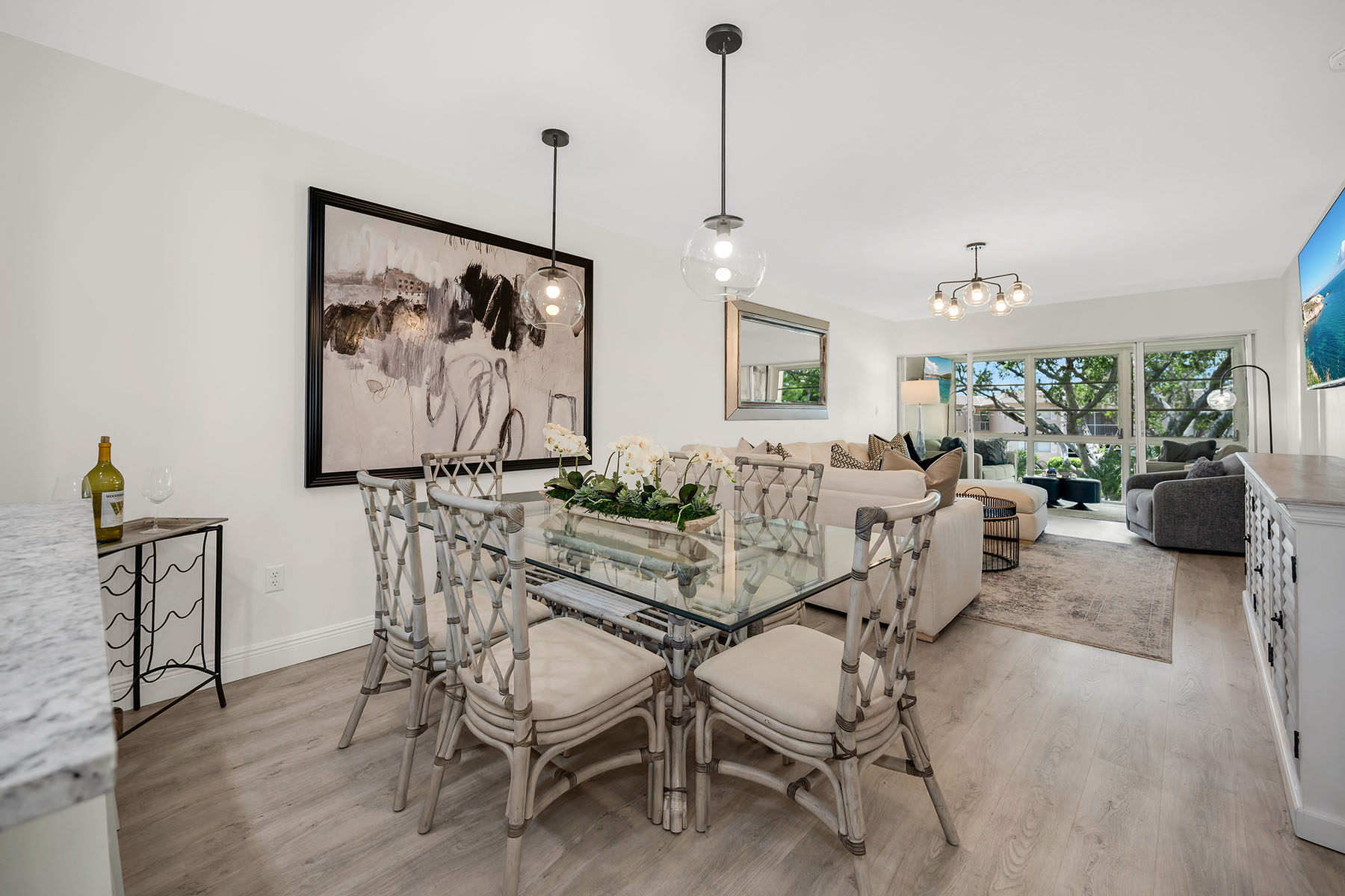 290 Banyan Boulevard , 290