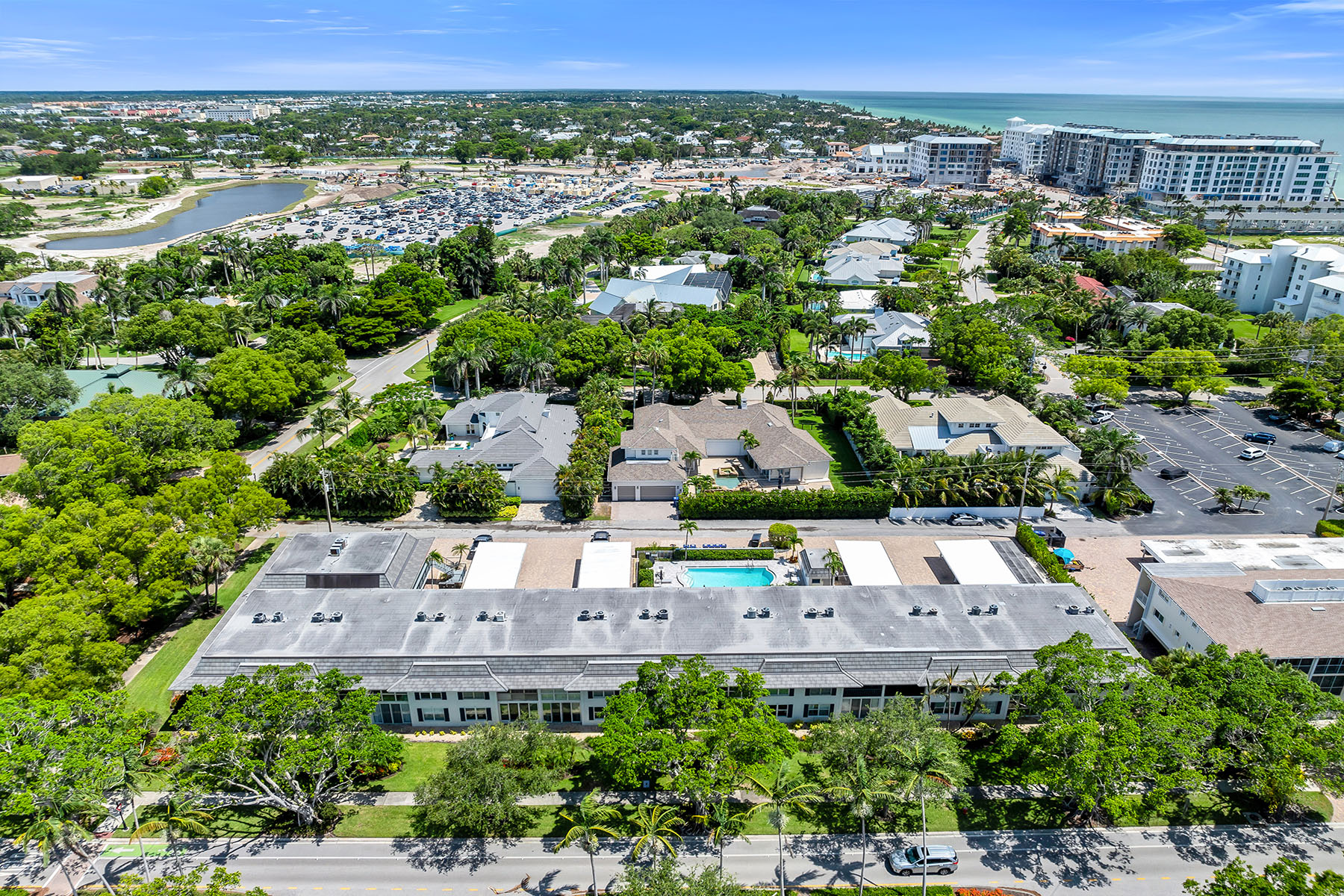 290 Banyan Boulevard , 290