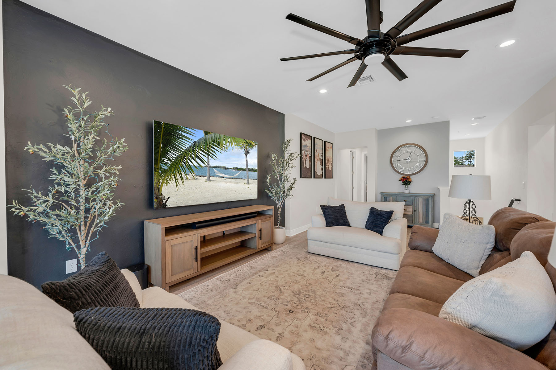 2543 Seychelles Drive , 606