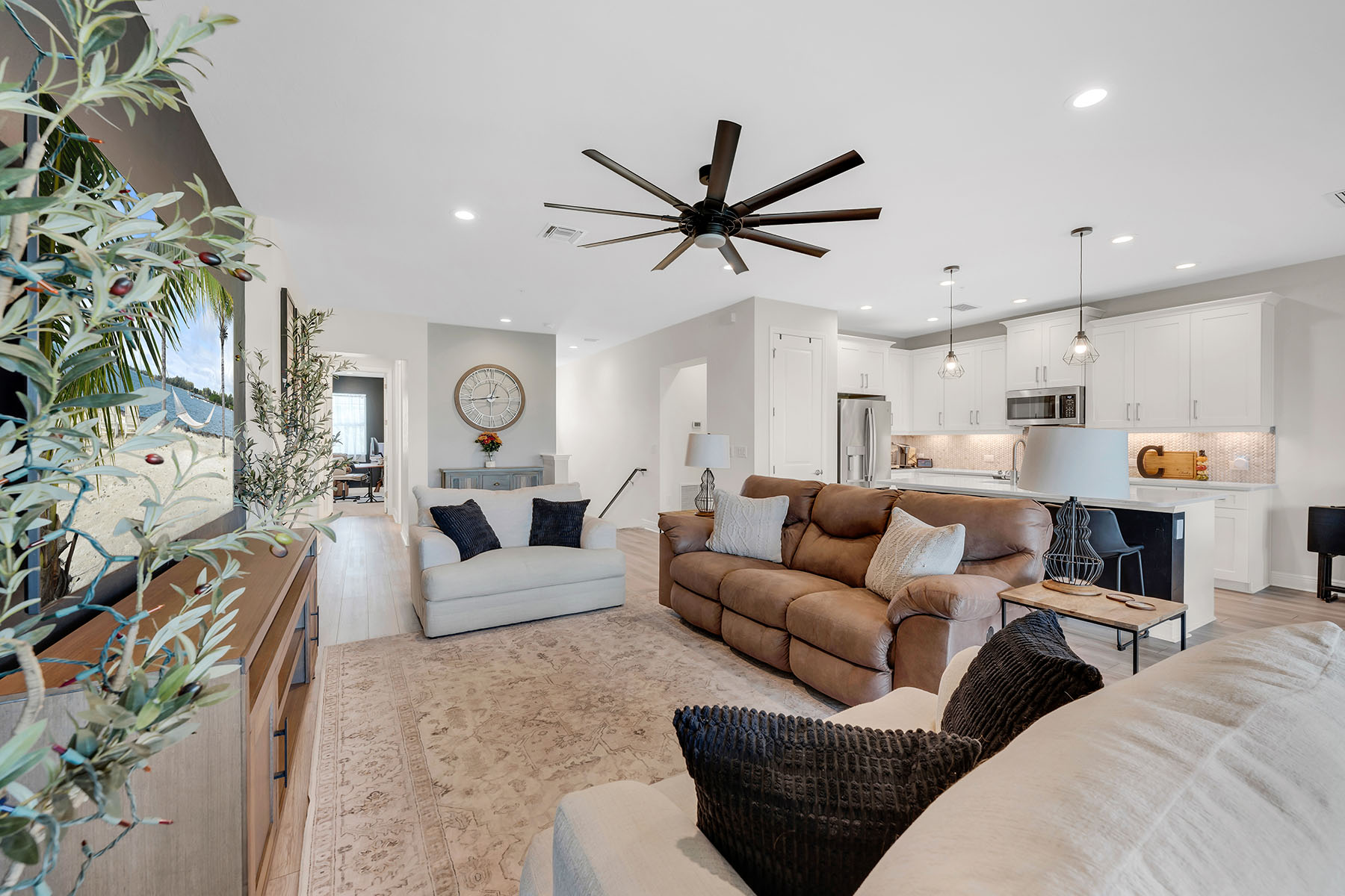 2543 Seychelles Drive , 606