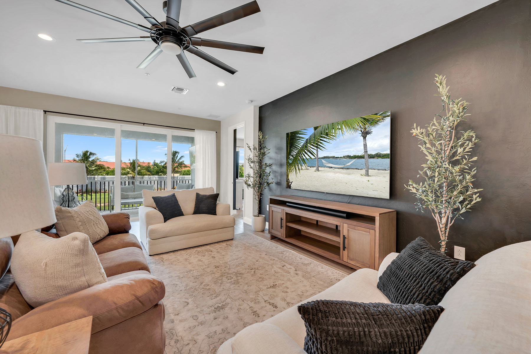 2543 Seychelles Drive , 606