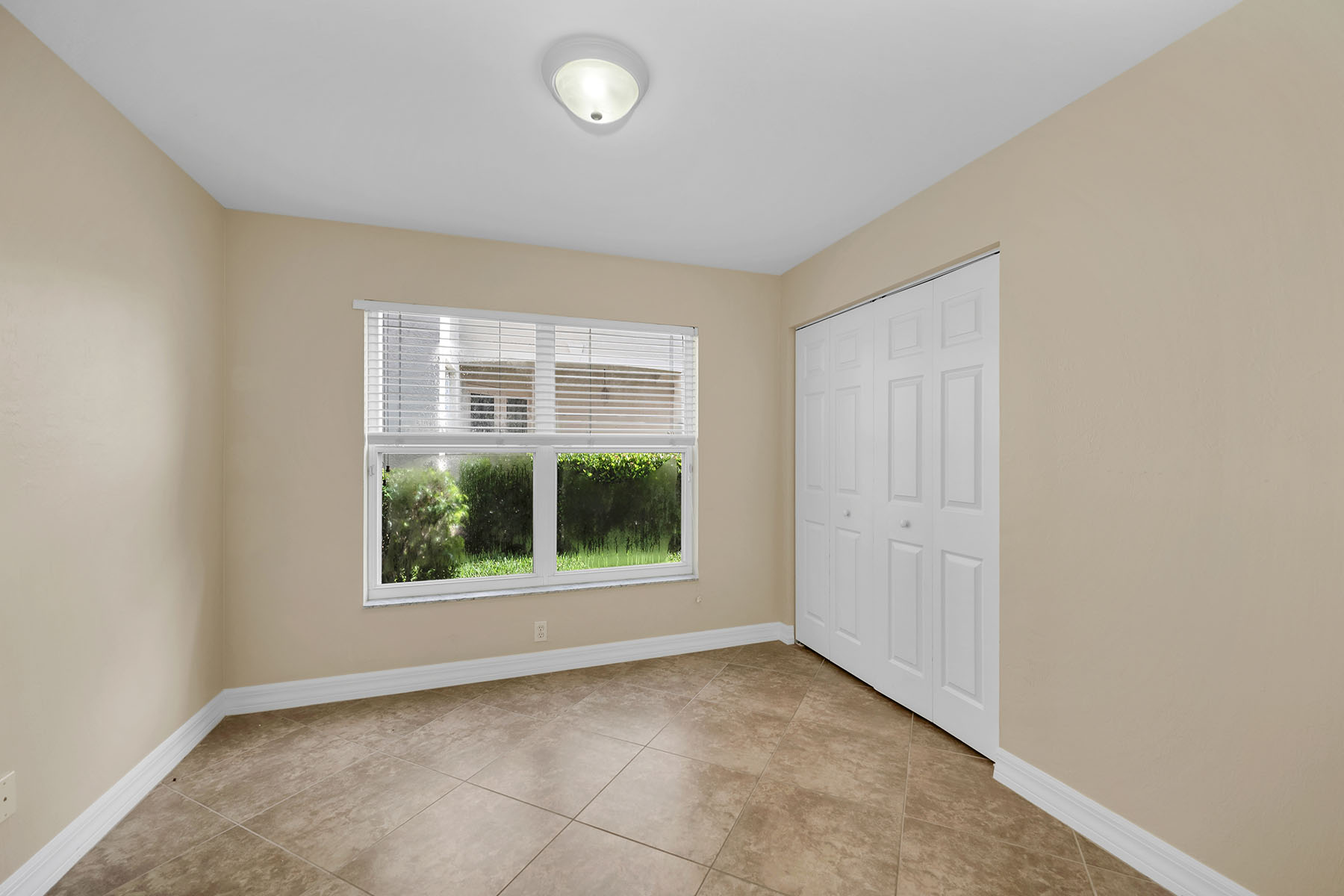 1293 Barrigona Court