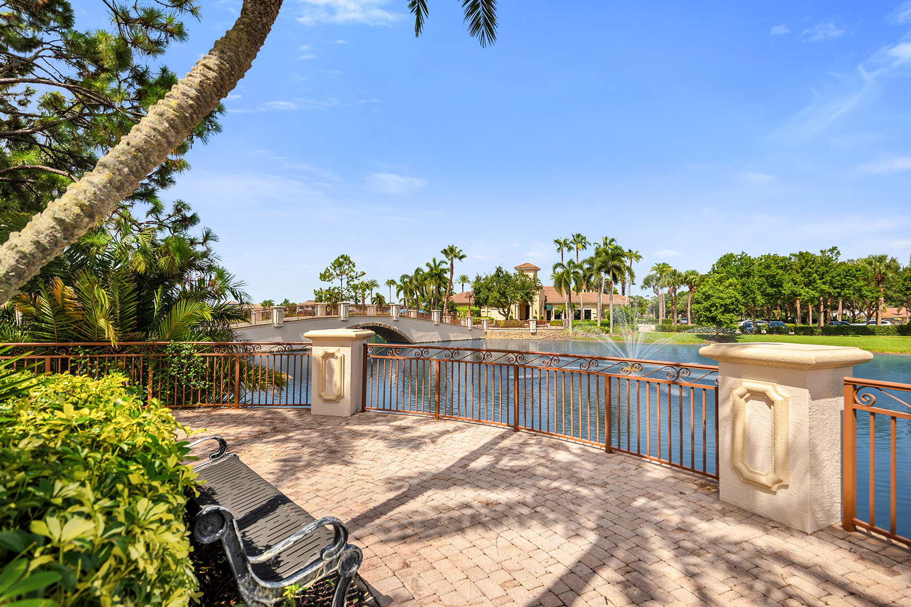 1293 Barrigona Court