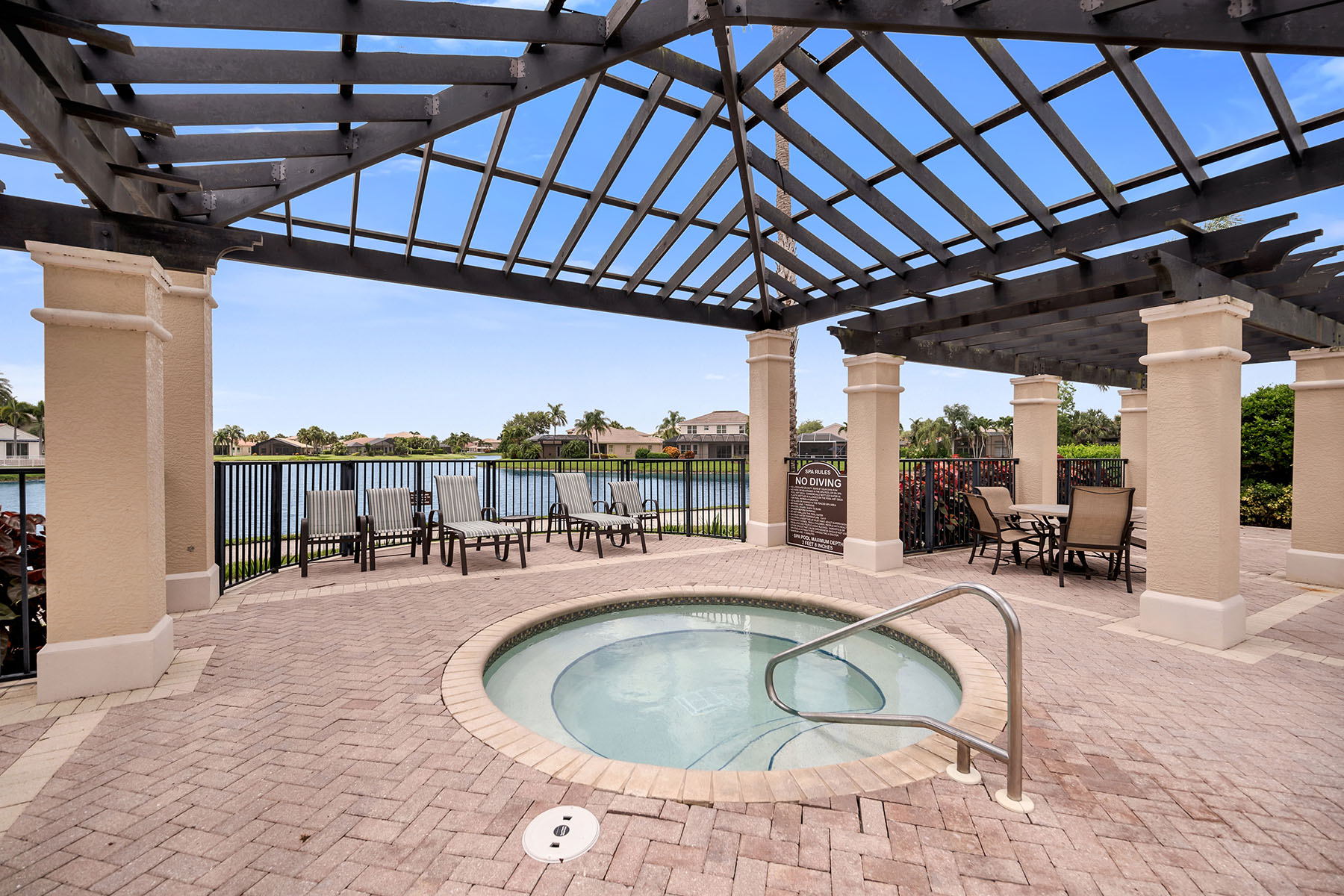 1293 Barrigona Court