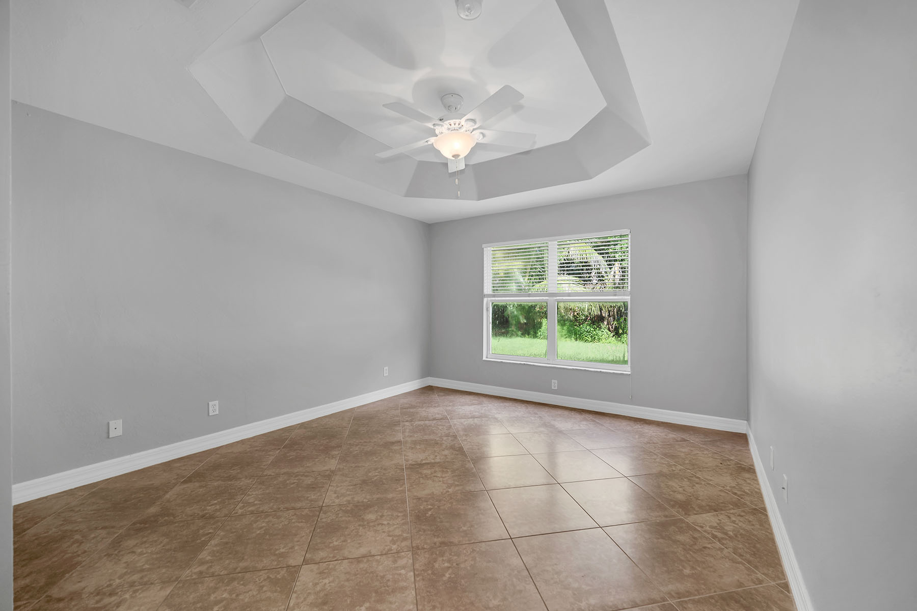1293 Barrigona Court