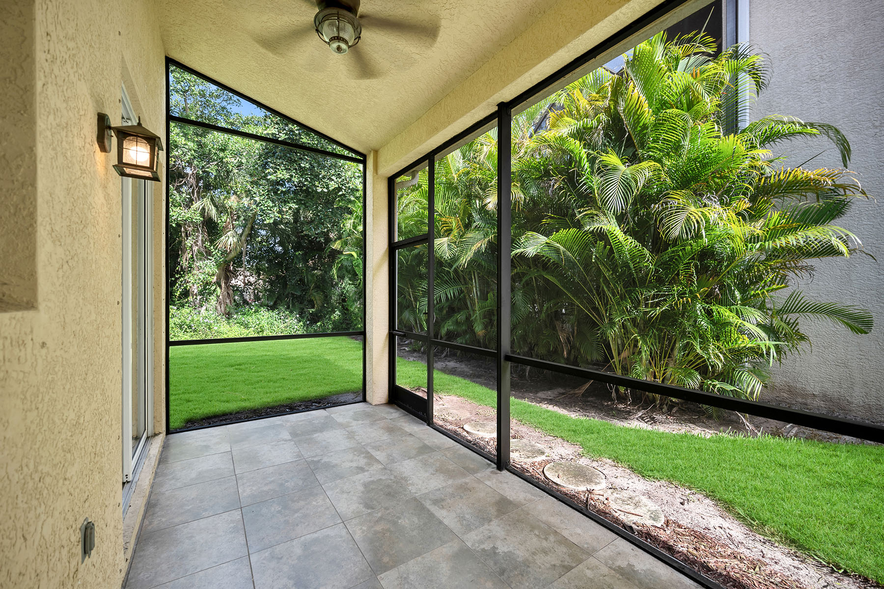 1293 Barrigona Court