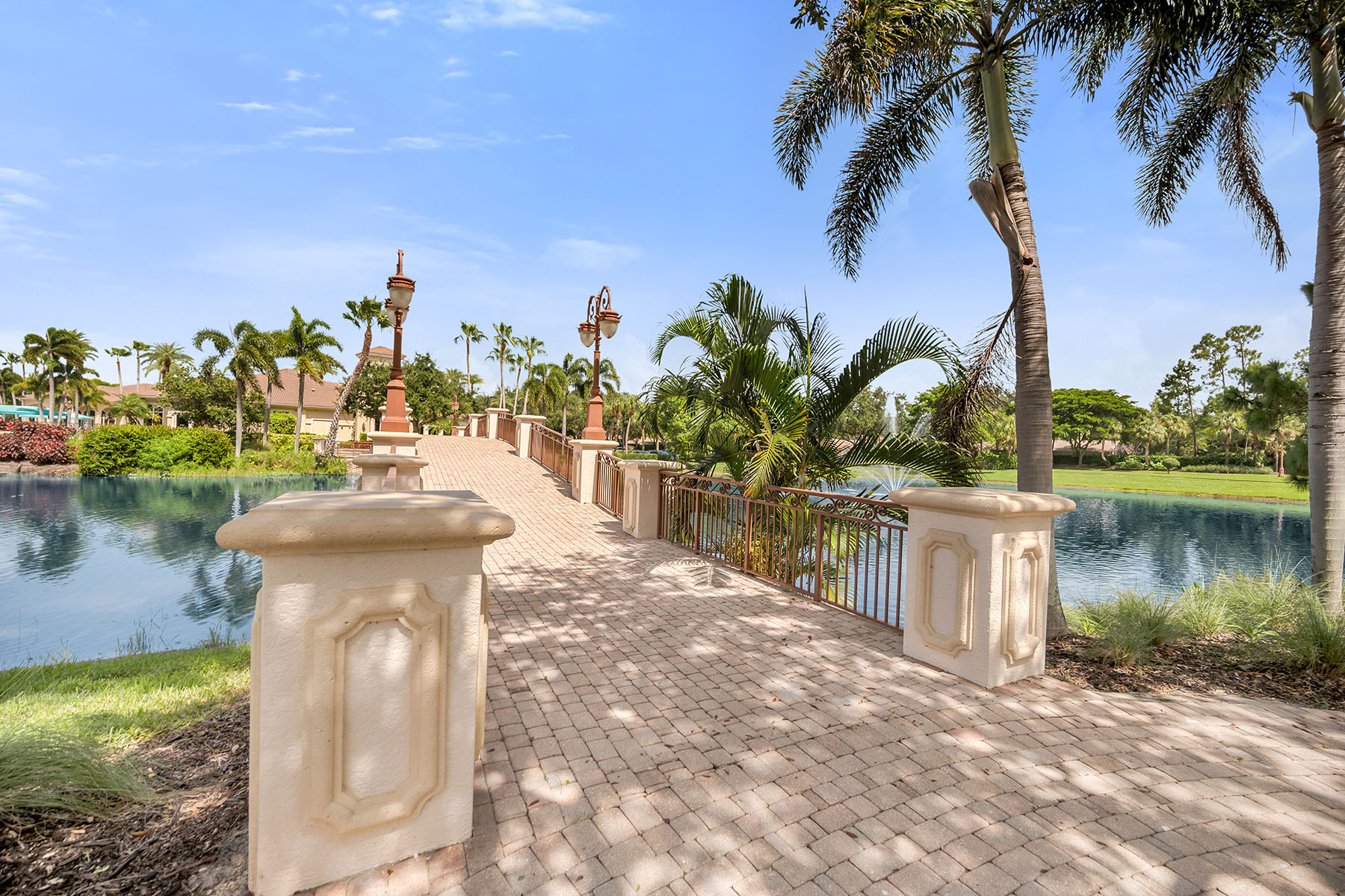 1293 Barrigona Court